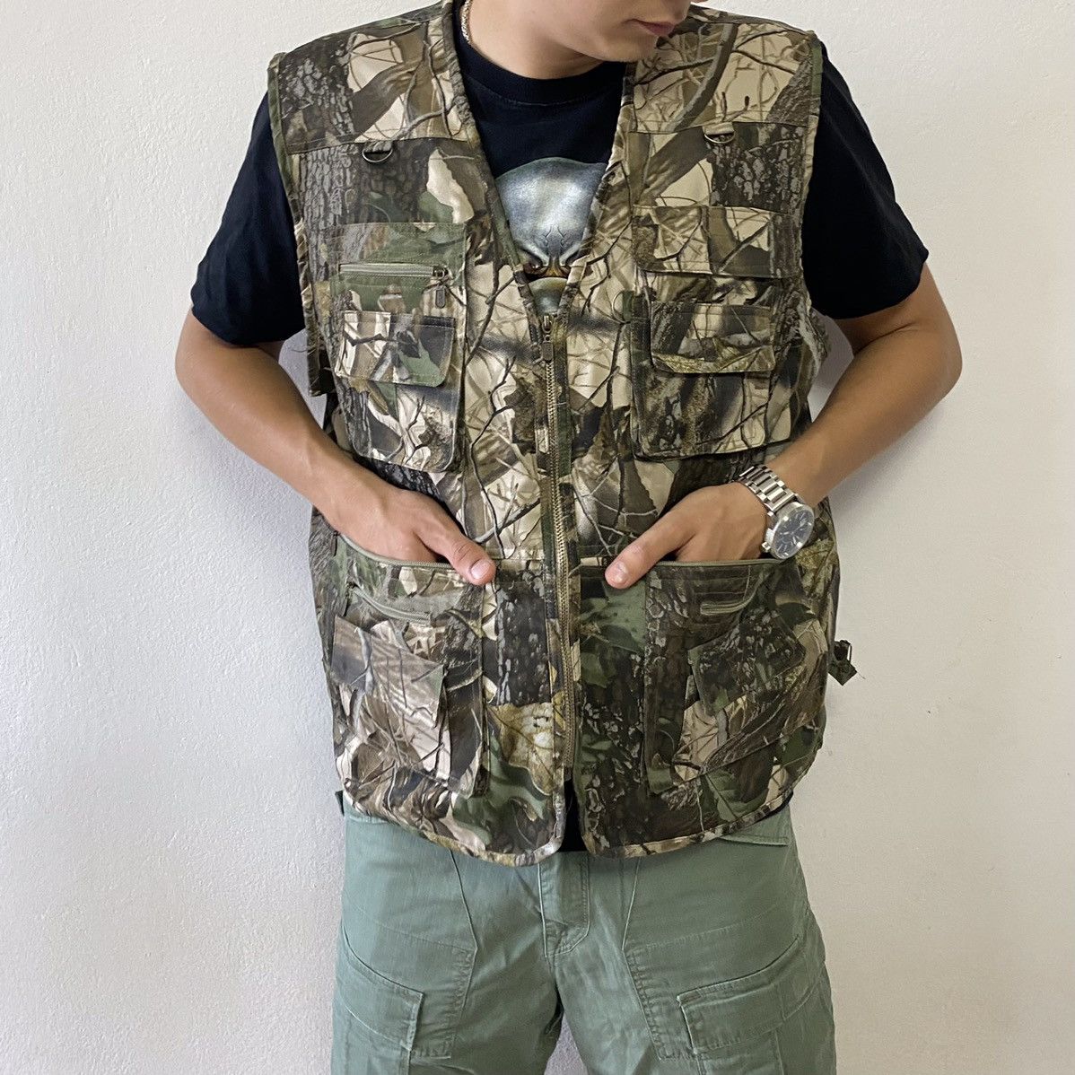 Japanese Brand Vintage Real Tree Camo Vest Multi Pocket Size US M / EU 48-50 / 2 - 1 Thumbnail