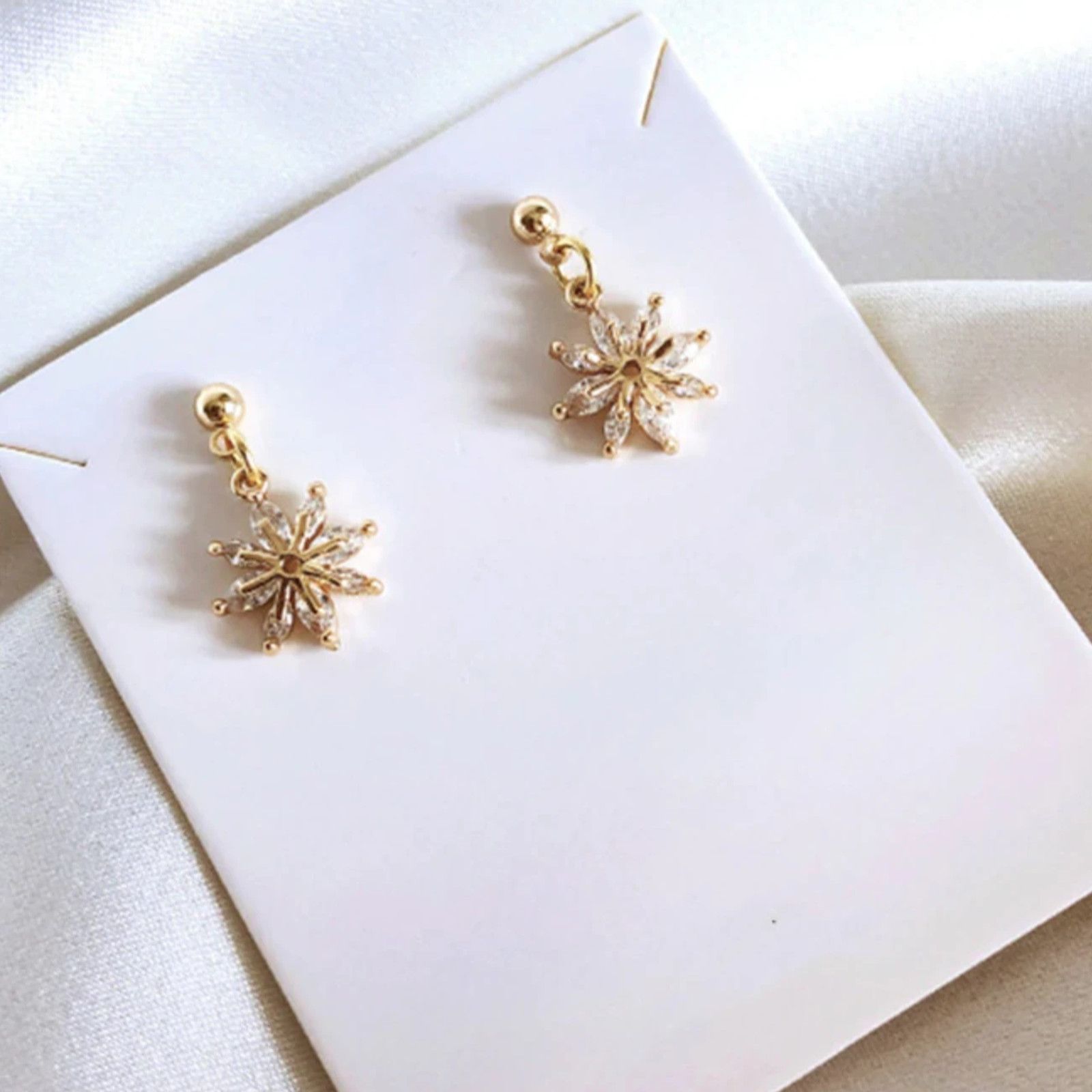 & Other Stories Skylier Shiny Star Crystal Gold Earrings Size ONE SIZE - 2 Thumbnail