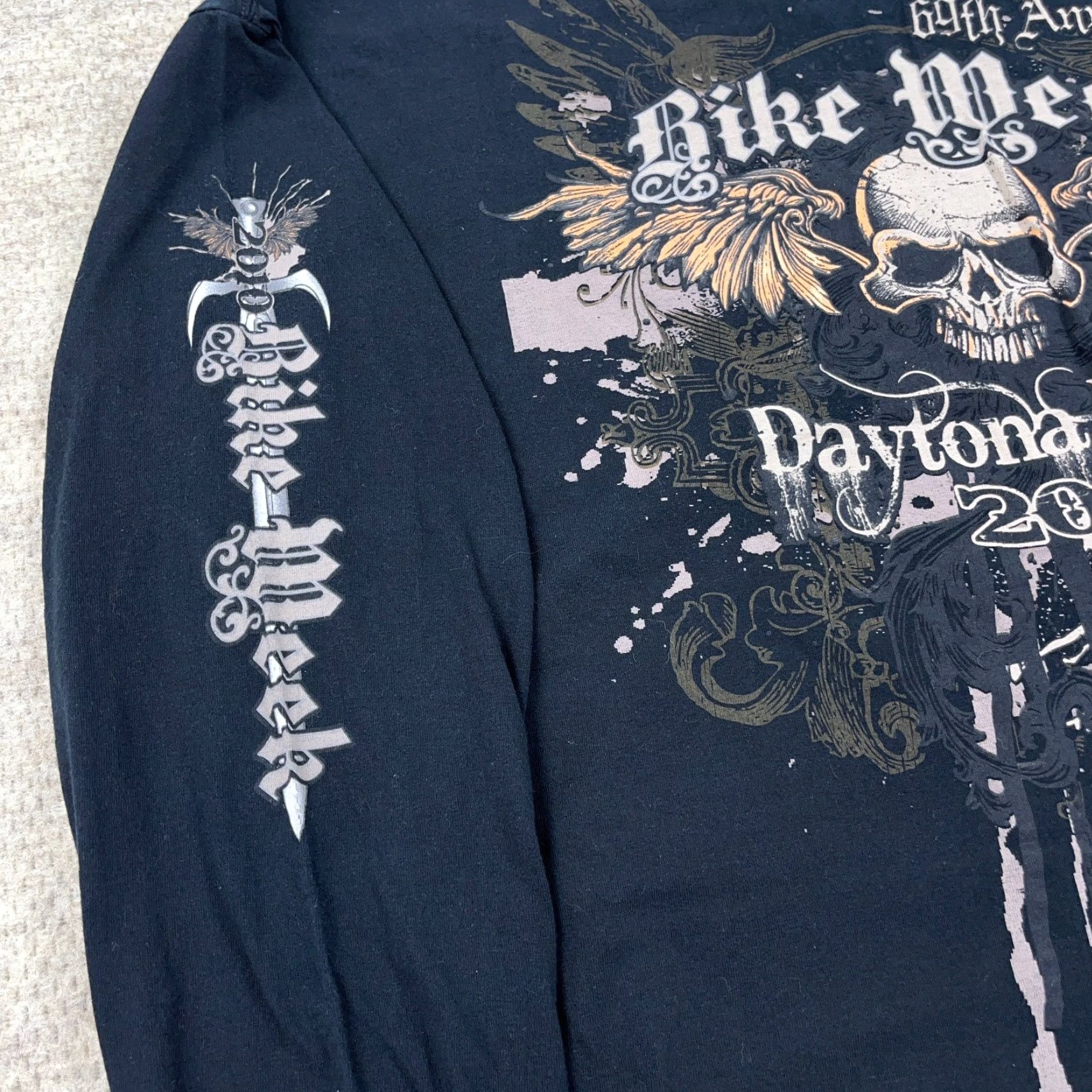 Gildan VINTAGE Y2K Bike Week Shirt Men 2XL Black Long Sleeve Hit Winged Skull Goth Gildan Graphic Print Crew Neck Size US XXL / EU 58 / 5 - 4 Thumbnail