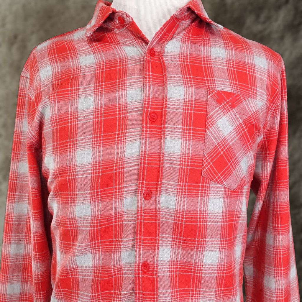 Under Armour UNDER ARMOUR Red Plaid Button-Up Shirt Mens L Size US L / EU 52-54 / 3 - 1 Thumbnail