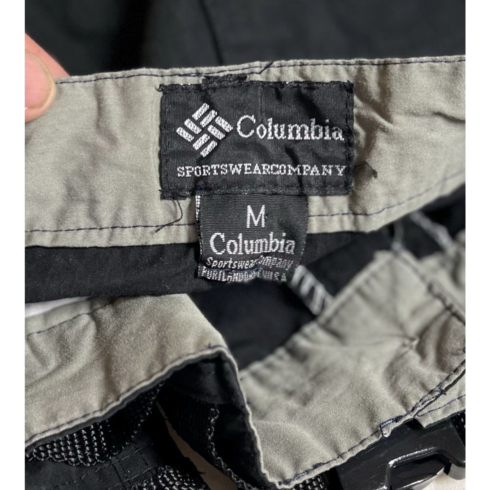 Vintage Vintage Columbia Cargo Pants Zip Convertible Shorts Capri Outdoor Medium 28x32 Men Black Cotton Relaxed Pants Size US 31 - 3 Thumbnail