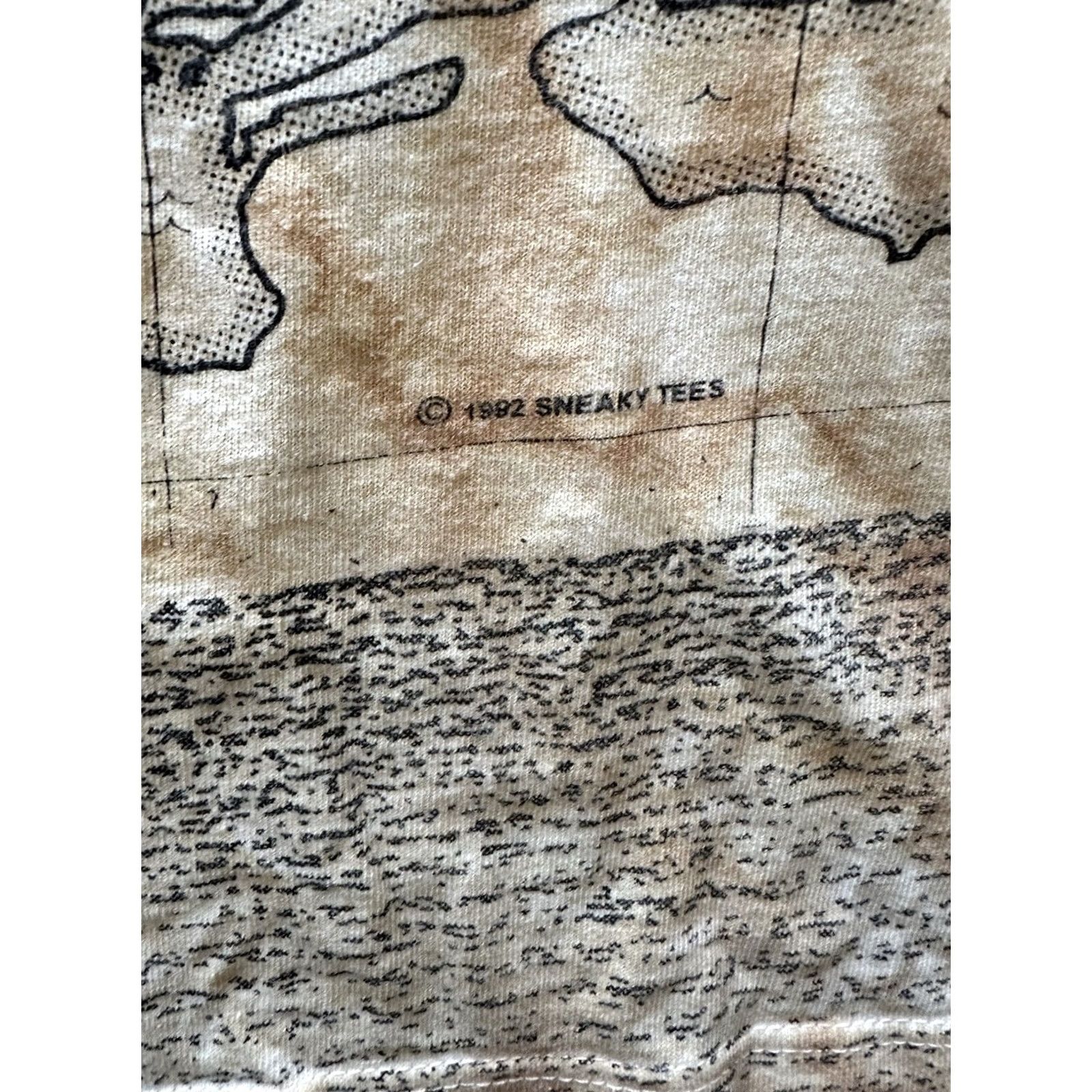 Gildan VINTAGE Caribbean Islands 1990s AOP Short Sleeve T-Shirt XL Beige Gildan Unisex Adults Crew Neck Casual Map 90s Beach Size US XL / EU 56 / 4 - 4 Thumbnail