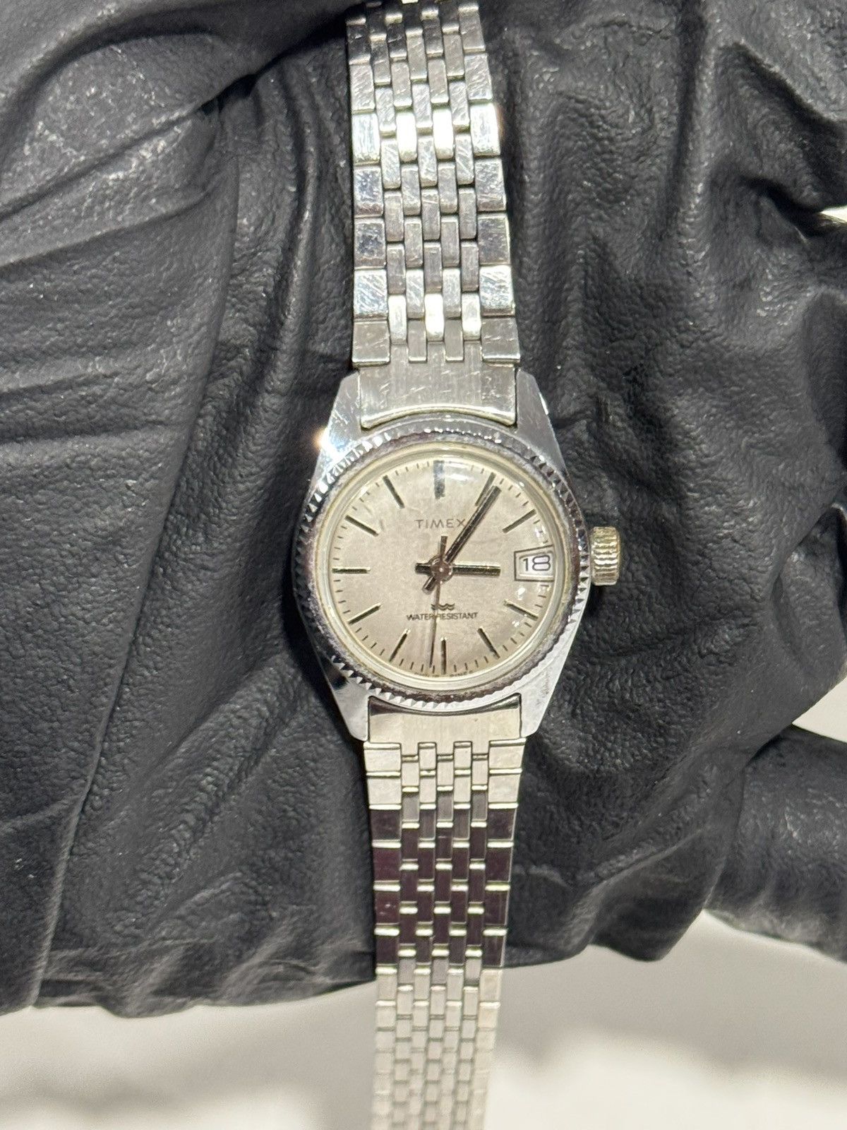 Timex Manual wind Timex w/ fluted bezel & stainless steel bracelet Size ONE SIZE - 16 Thumbnail