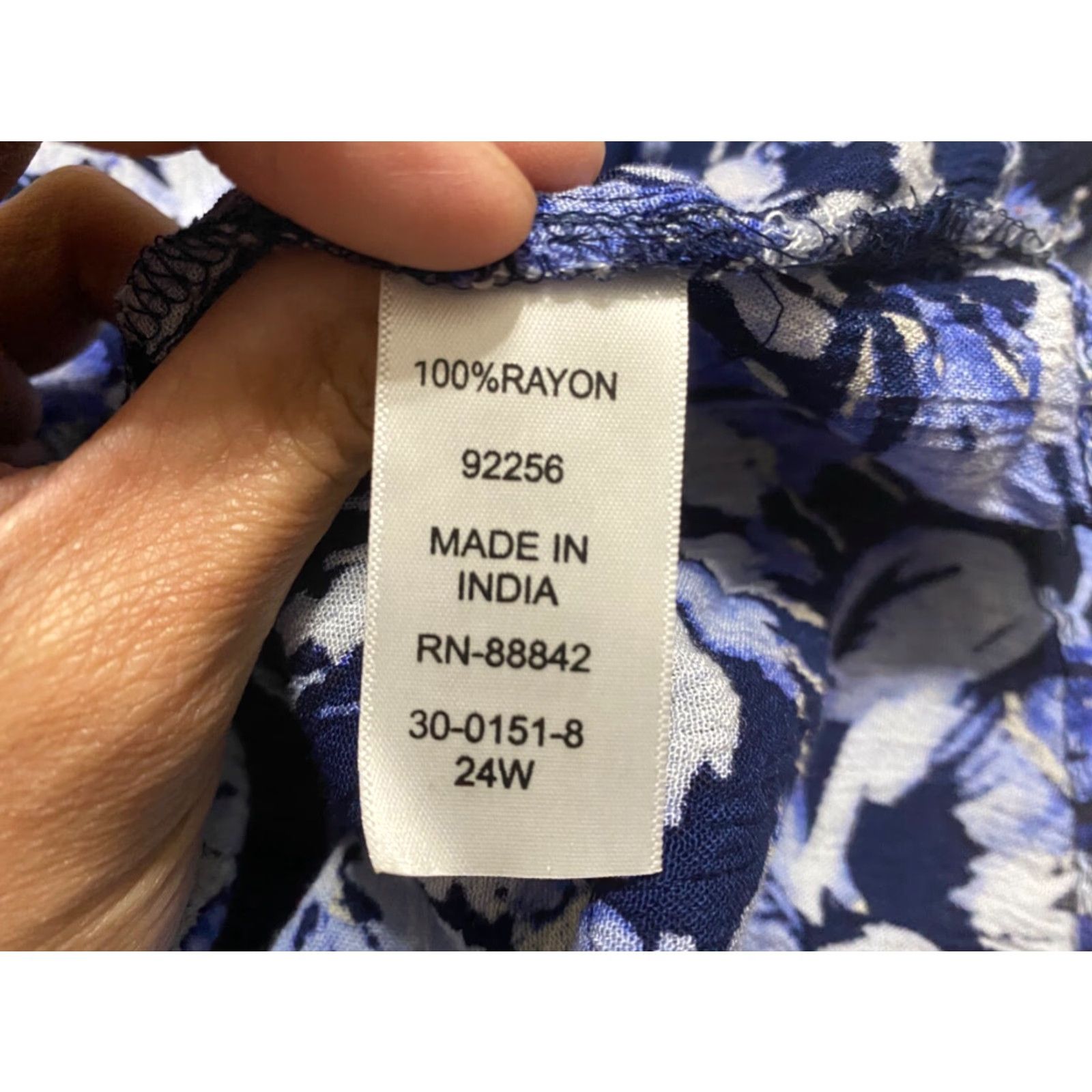 Vintage Roaman's Womens Blouse Shirt 24W Plus Blue Floral 3/4 Sleeve V-Neck Rayon Size 4XL / US 24-26 - 6 Thumbnail