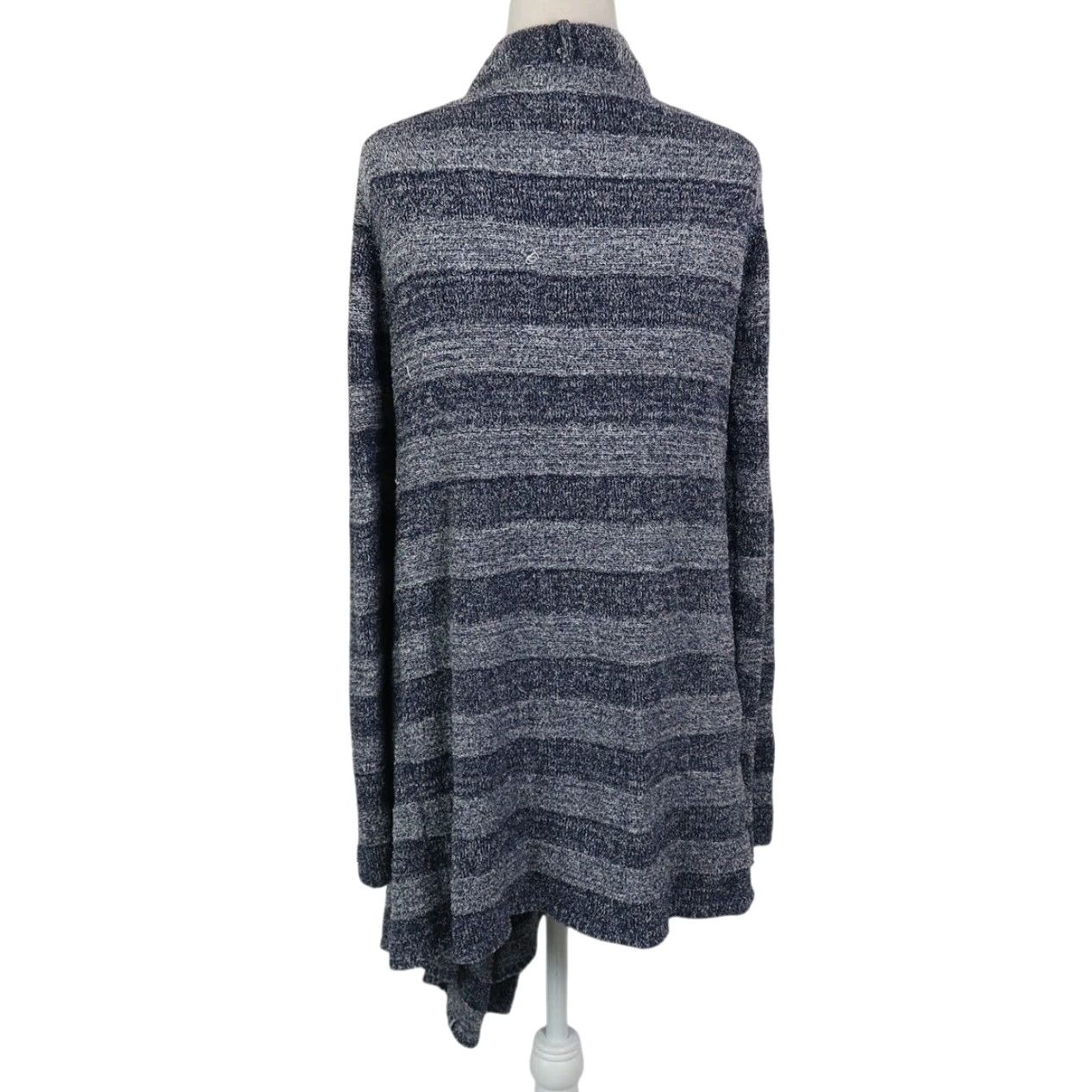 Vintage VINTAGE Barefoot Dreams Cardigan Sweater Navy Blue Stripe Bamboo Chic Lite L Women Long Sleeve Knit Casual Mens Womens Size L / US 10 / IT 46 - 4 Thumbnail