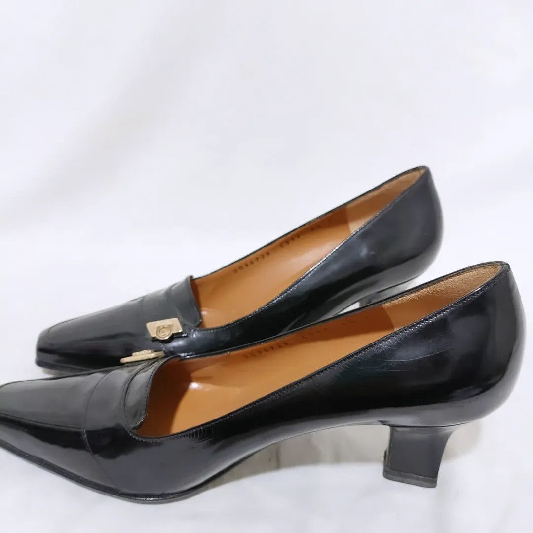 Salvatore Ferragamo Salvatore Ferragamo Gancini Pumps Black Leather Pointed Toe Size US 7 / IT 37 - 2 Thumbnail