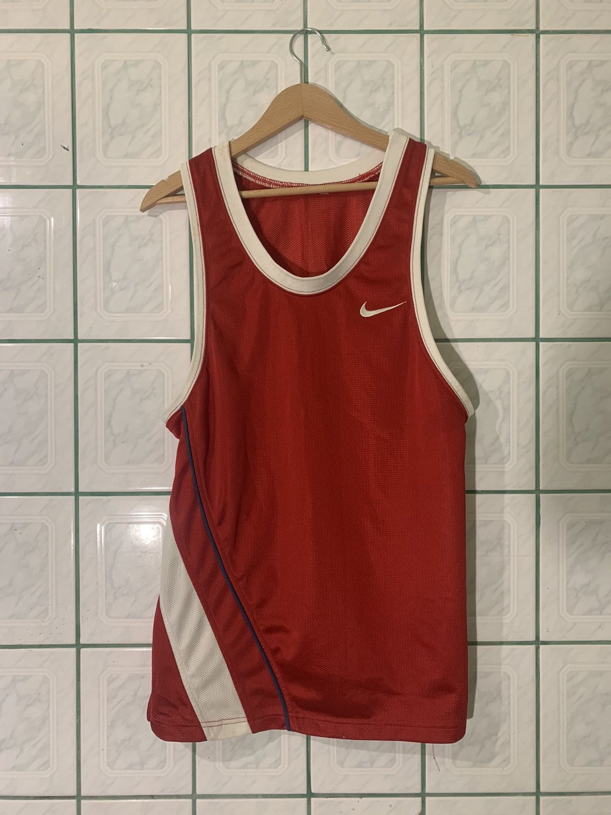 Nike × Vintage Vintage Nike Swoosh Tank Top Size US L / EU 52-54 / 3 - 1 Thumbnail