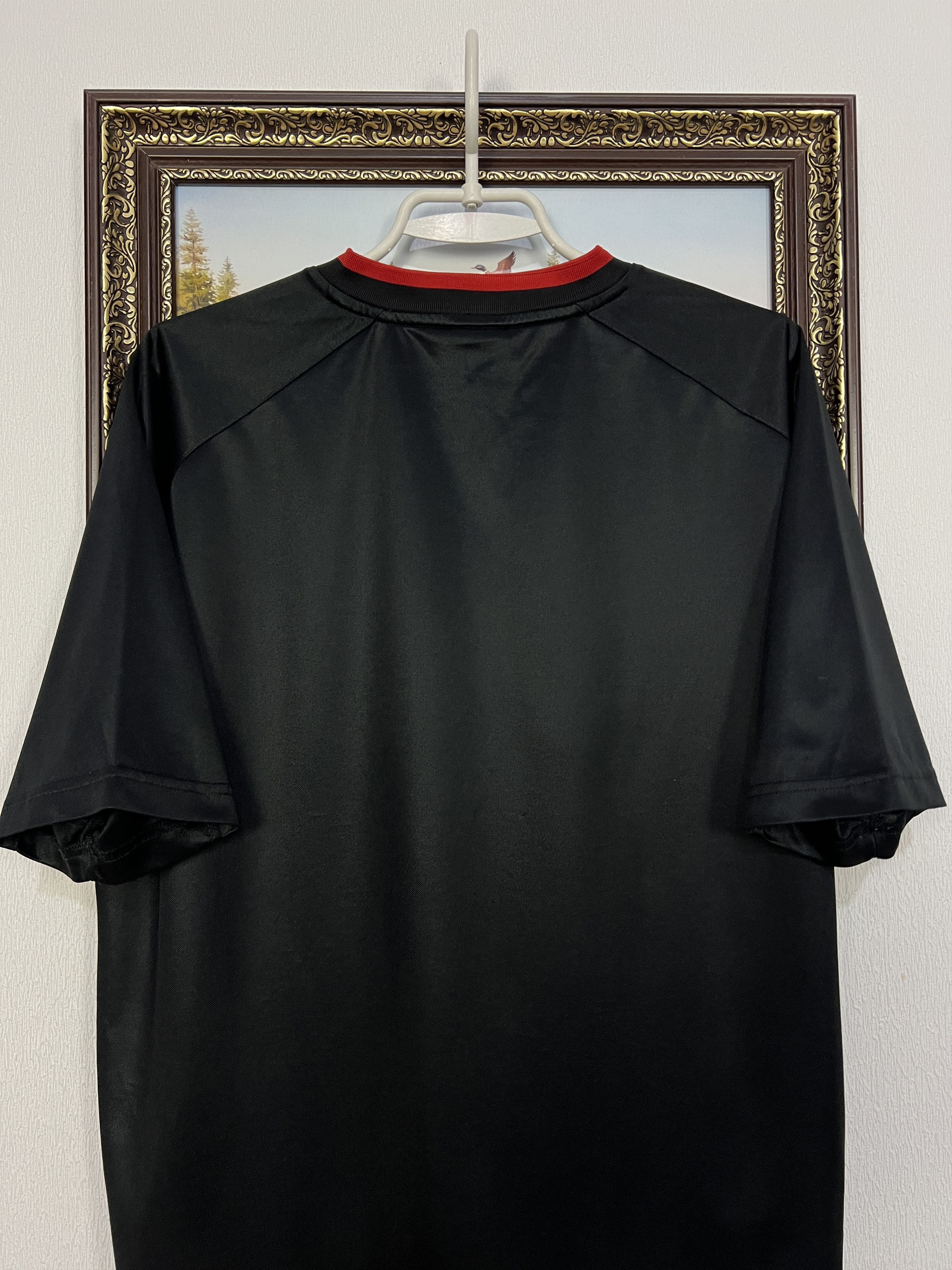 Nike Vintage Nike Tiemo Center Logo Football Template Shirt Tee Size US L / EU 52-54 / 3 - 8 Thumbnail