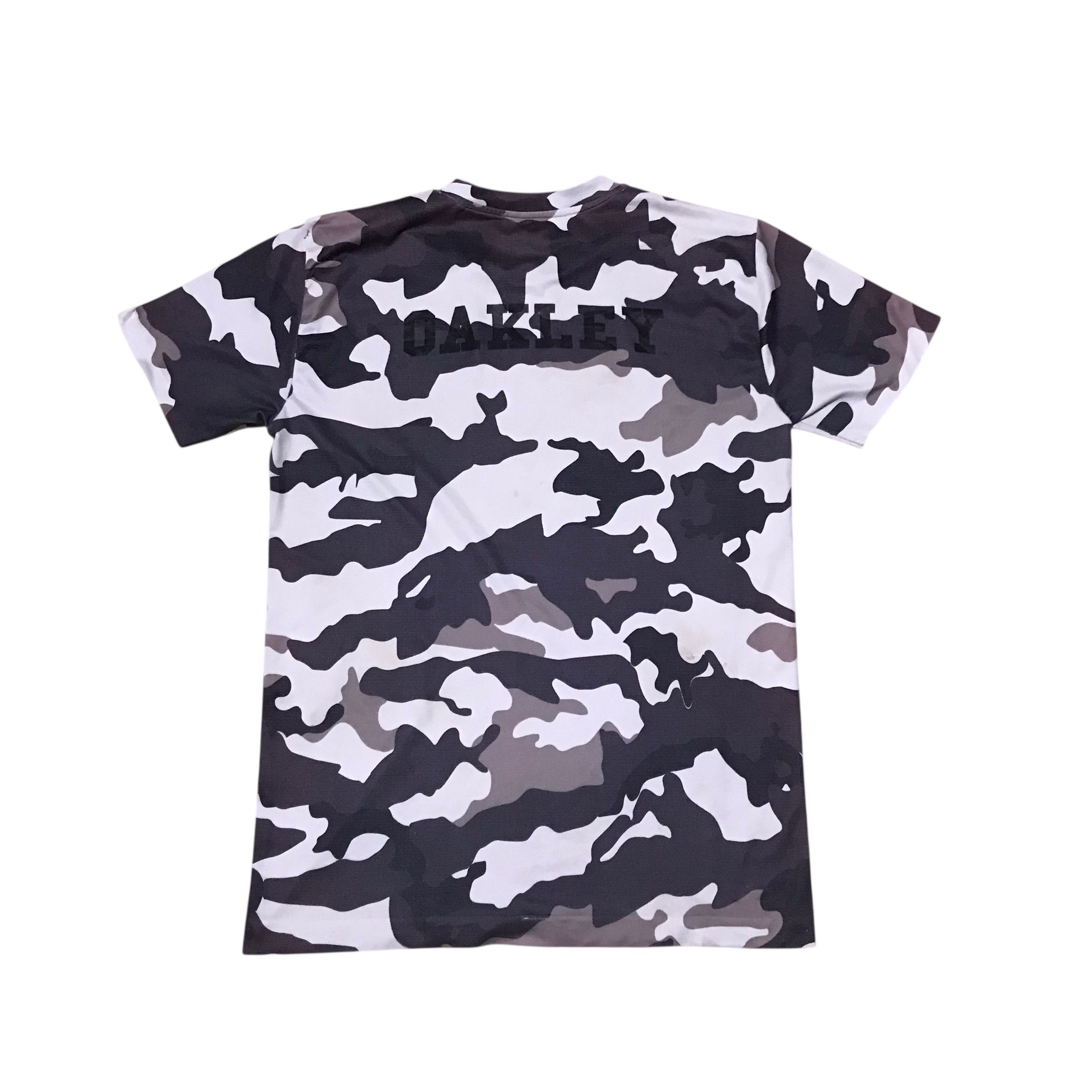 Oakley Vintage Oakley Camo Tshirt Size US M / EU 48-50 / 2 - 1 Thumbnail