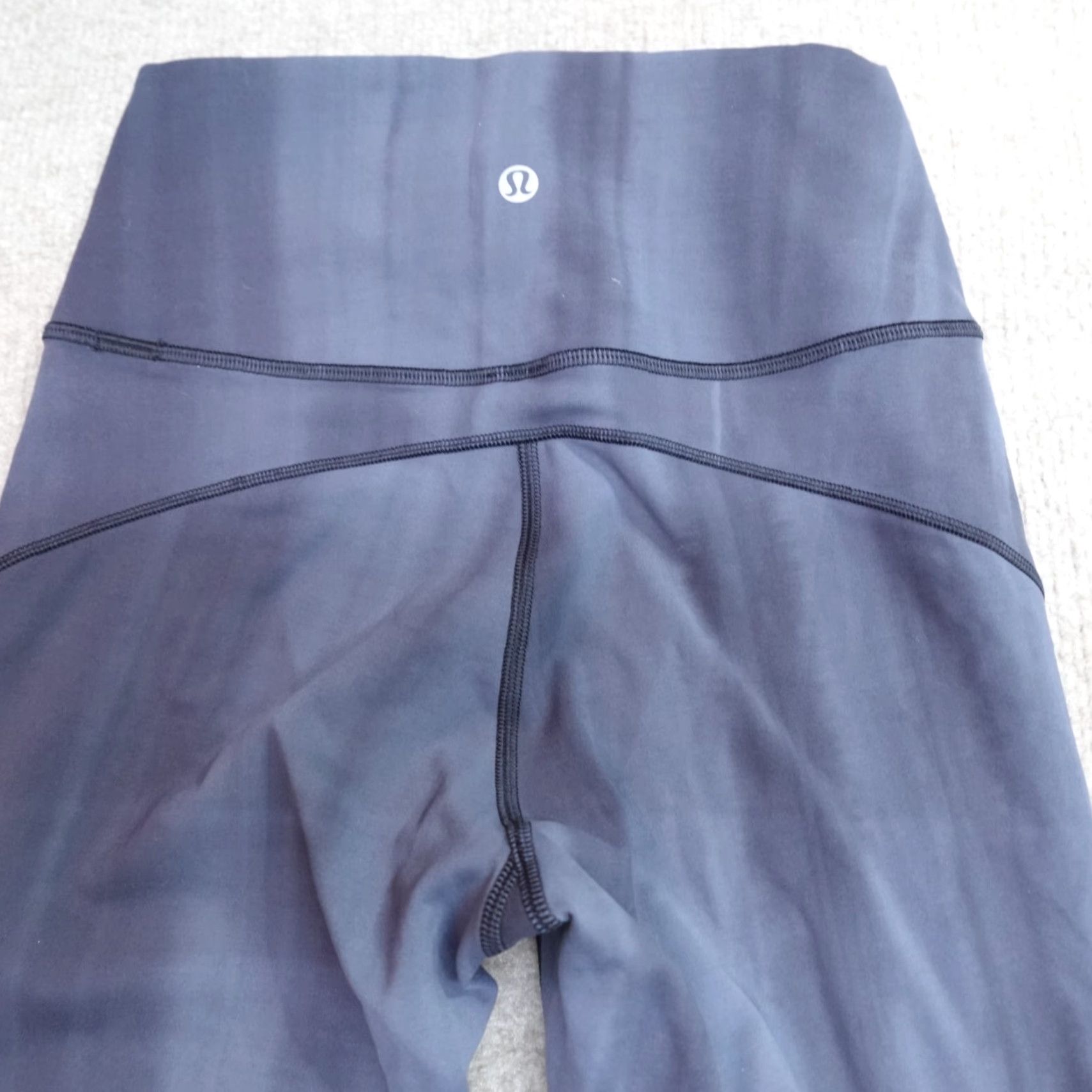 Lululemon **Lululemon XS Blue Fast Free Crop Geometric Leggings** User: Lululemon XS Blue Fast Free Crop Geometric Leggings Size 26" / US 2 / IT 38 - 2 Thumbnail
