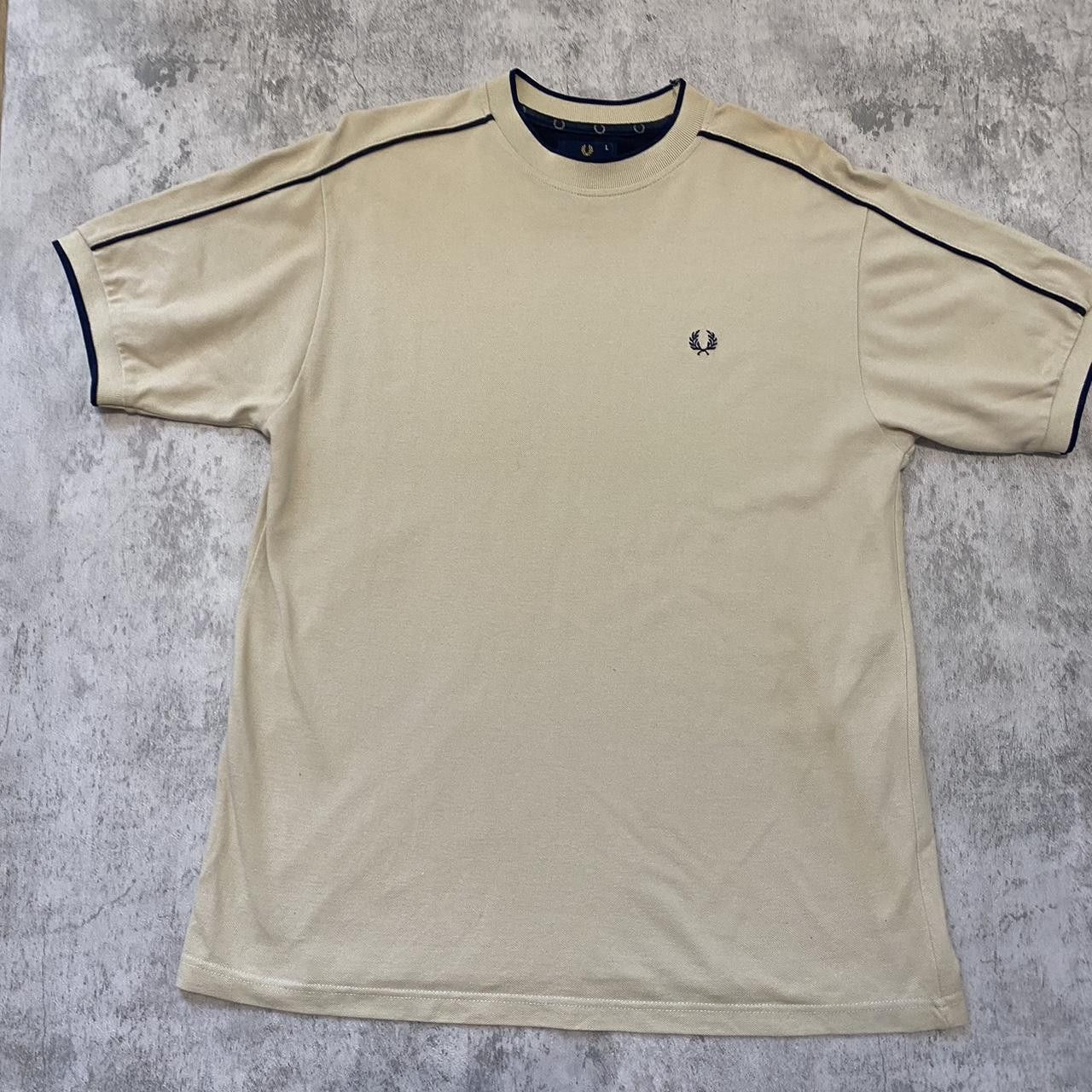 Fred Perry Cream Fred Perry t-shirt embroidered fashion Size US L / EU 52-54 / 3 - 1 Thumbnail
