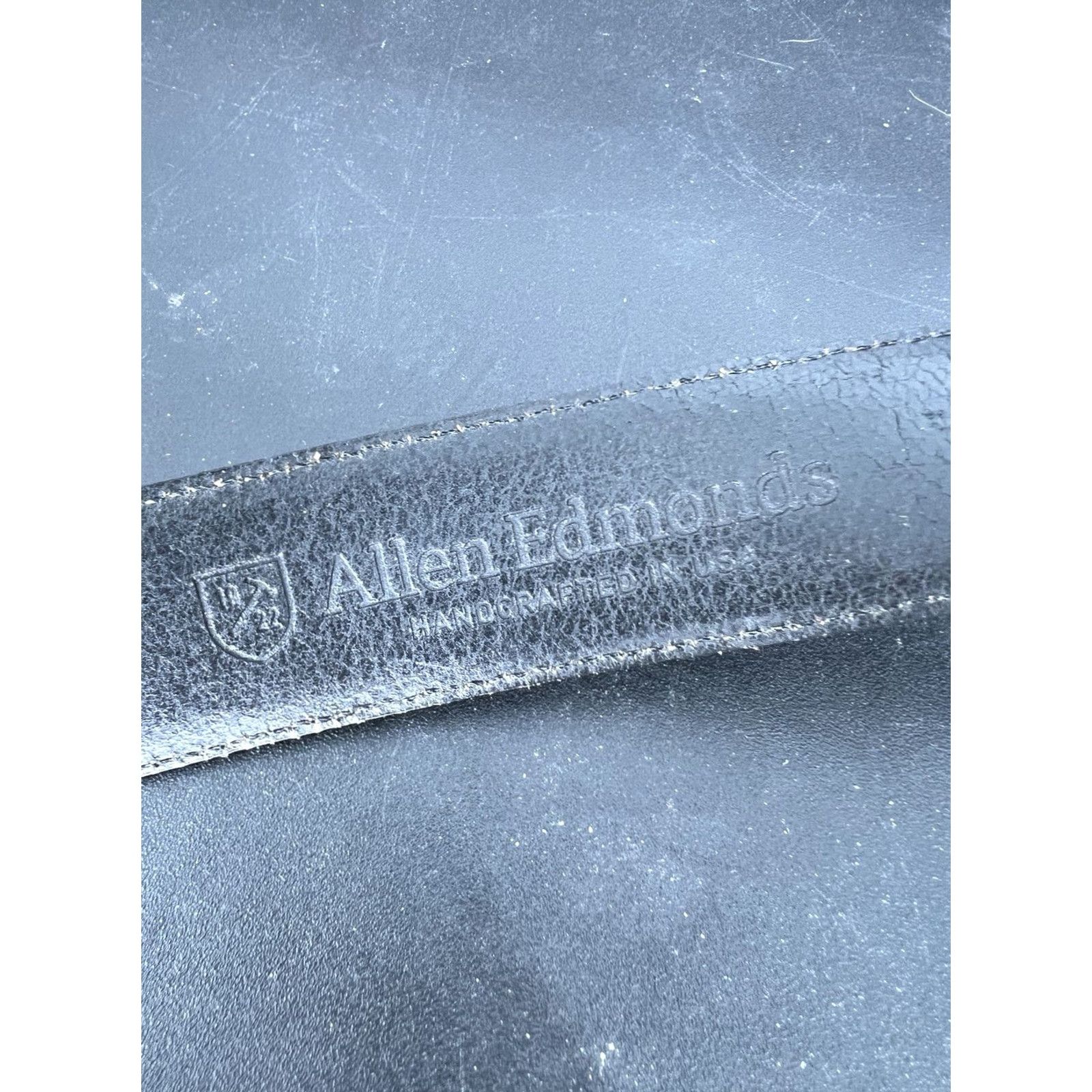 Allen Edmonds Allen Edmonds Mens Dress Belt Black Leather Made In USA Brass Buckle Geometric Pattern One Size Regular USA Mens Belt Size ONE SIZE - 3 Thumbnail