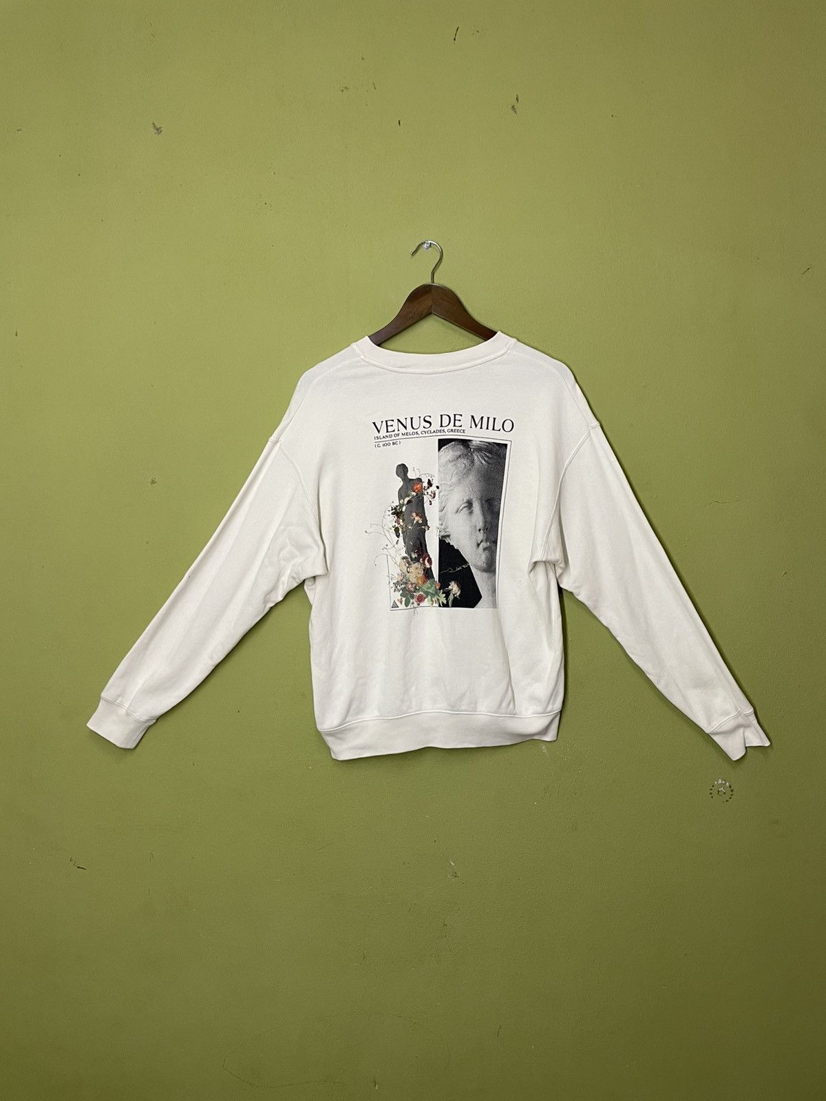 Other UNIQLO MUSEE DU LOUVRE crewneck small logo sweatshirt Size US M / EU 48-50 / 2 - 10 Thumbnail