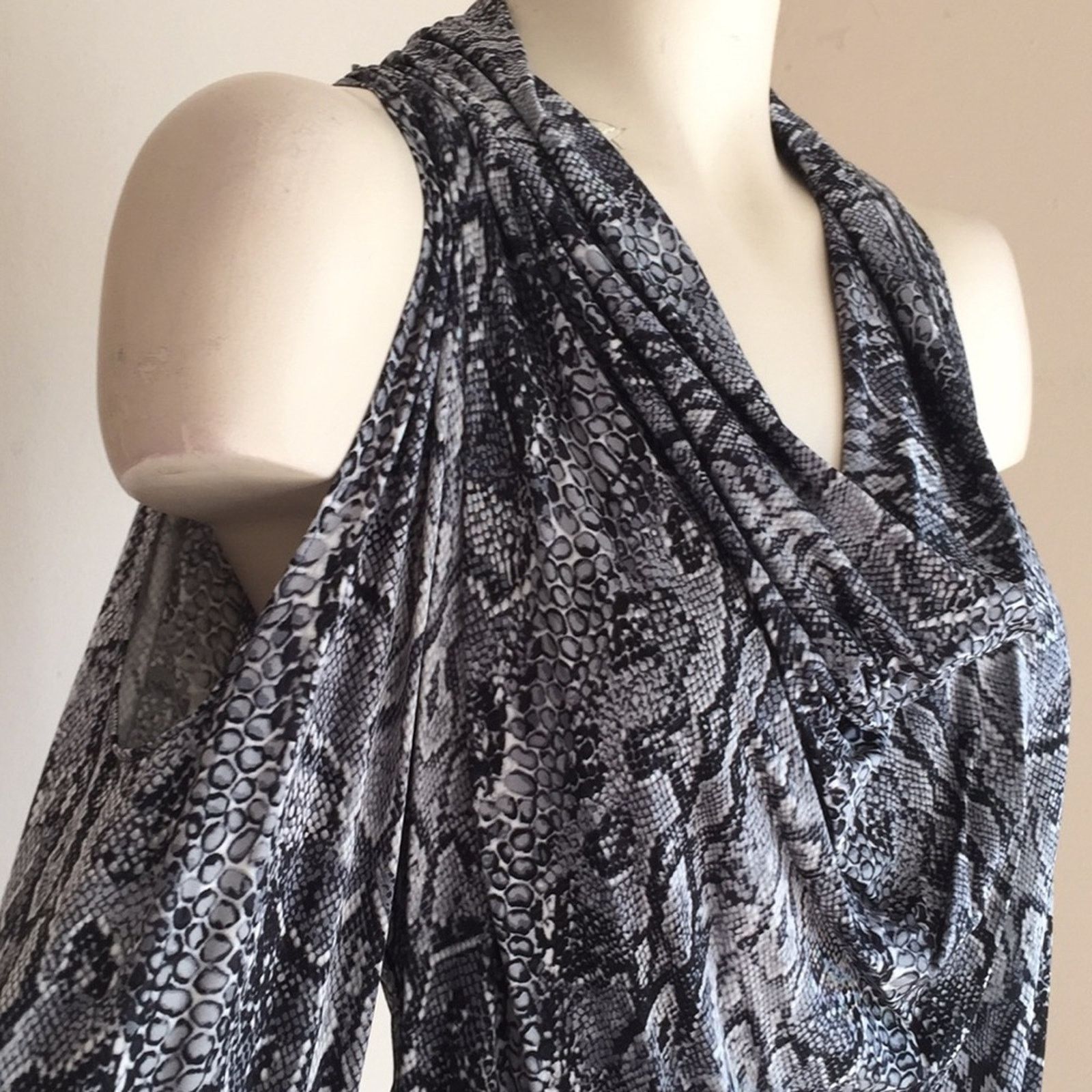 Bcbgmaxazria Snakeprint Blouse Bcbgmaxazria NWT$128 Size M / US 6-8 / IT 42-44 - 2 Thumbnail