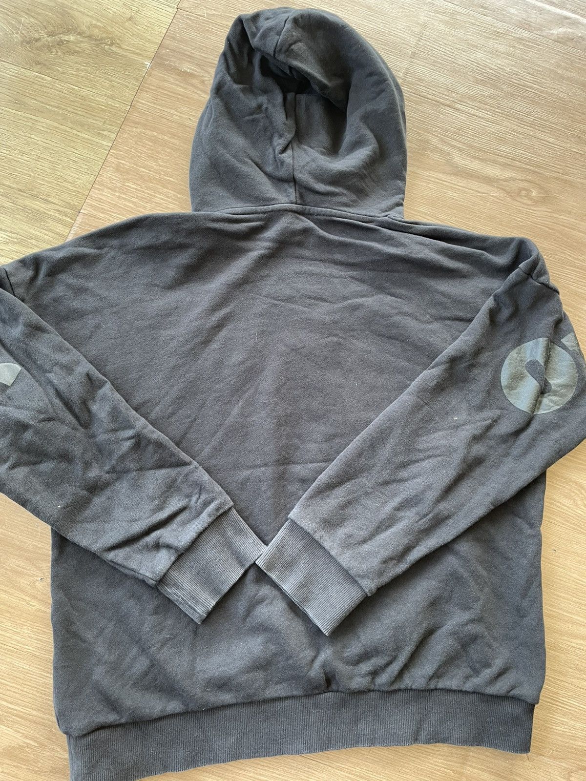 Onitsuka Tiger Rare Onitsuka Tiger Tokyo Spell Out Hoodie Size US M / EU 48-50 / 2 - 6 Thumbnail