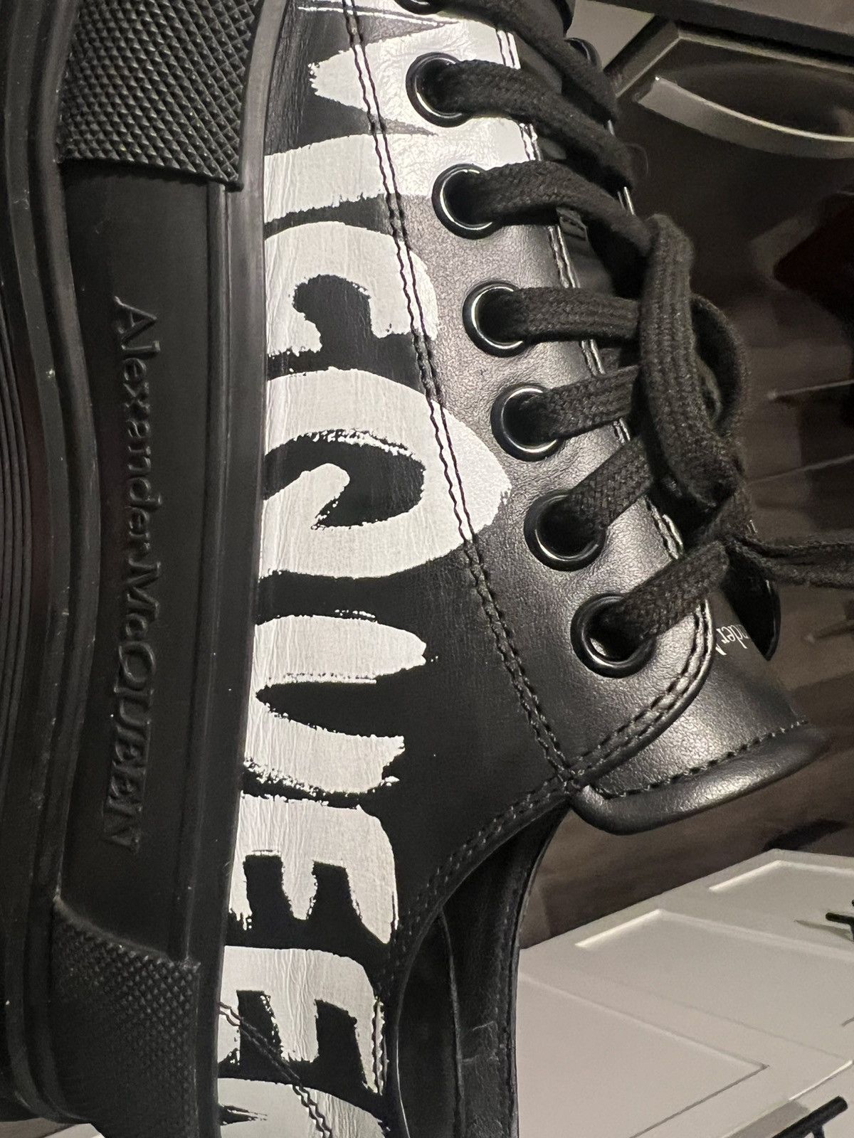 Alexander McQueen Alexander McQueen Logo Printed Low-Top Size US 11 / EU 44 - 8 Thumbnail