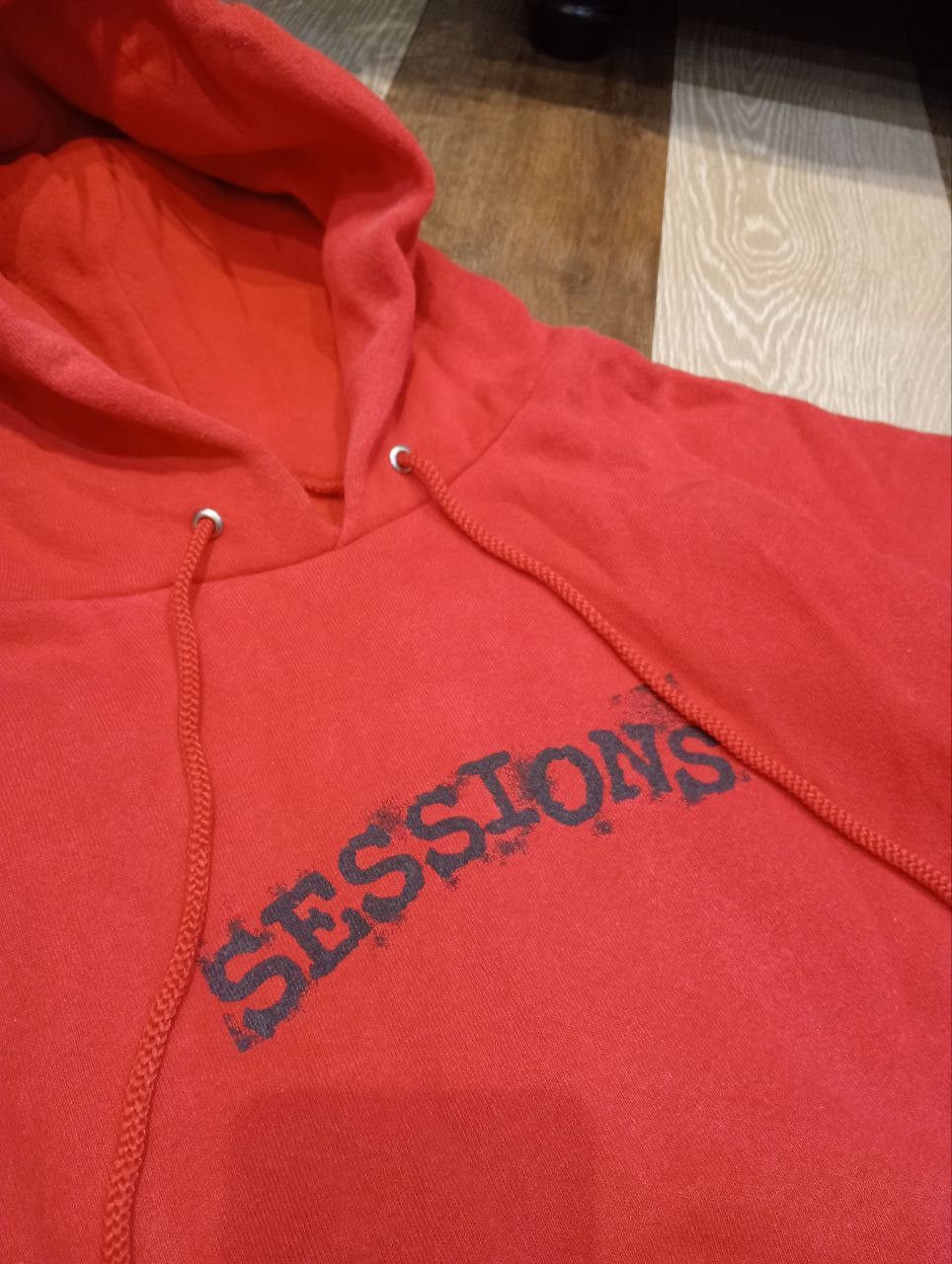 Sessions VINTAGE SESSIONS SKATEBOARDS OVERSIZED HOODIE - SIZE L - RED Size US L / EU 52-54 / 3 - 3 Thumbnail