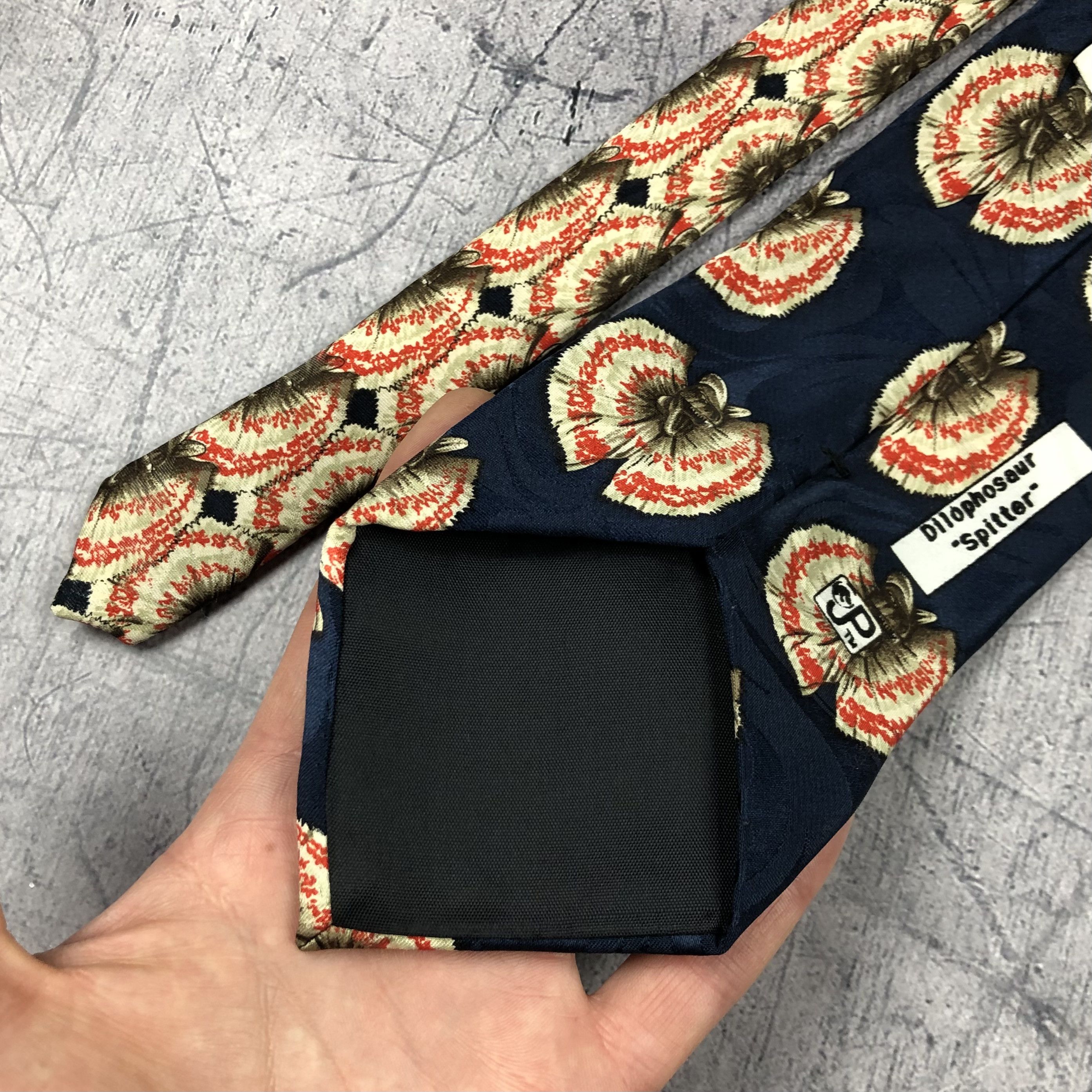 Expert Horror Vintage 90s Jurassic Park Dilophosaurus Spitter Dino Tie Size ONE SIZE - 5 Thumbnail