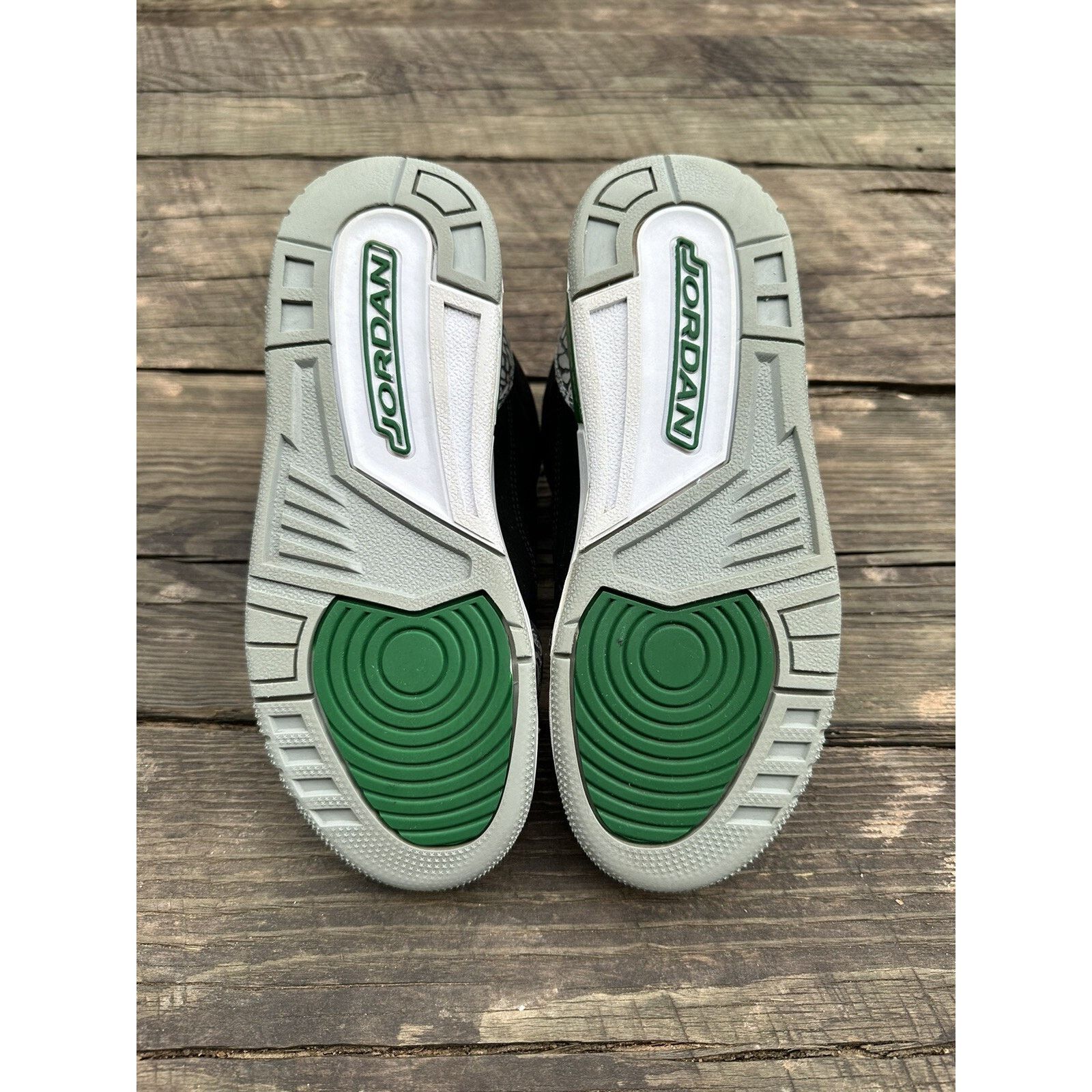 Jordan Brand Jordan 3 Retro Pine Green GS - Size 5.5Y Size US 5.5 / EU 38 - 6 Thumbnail