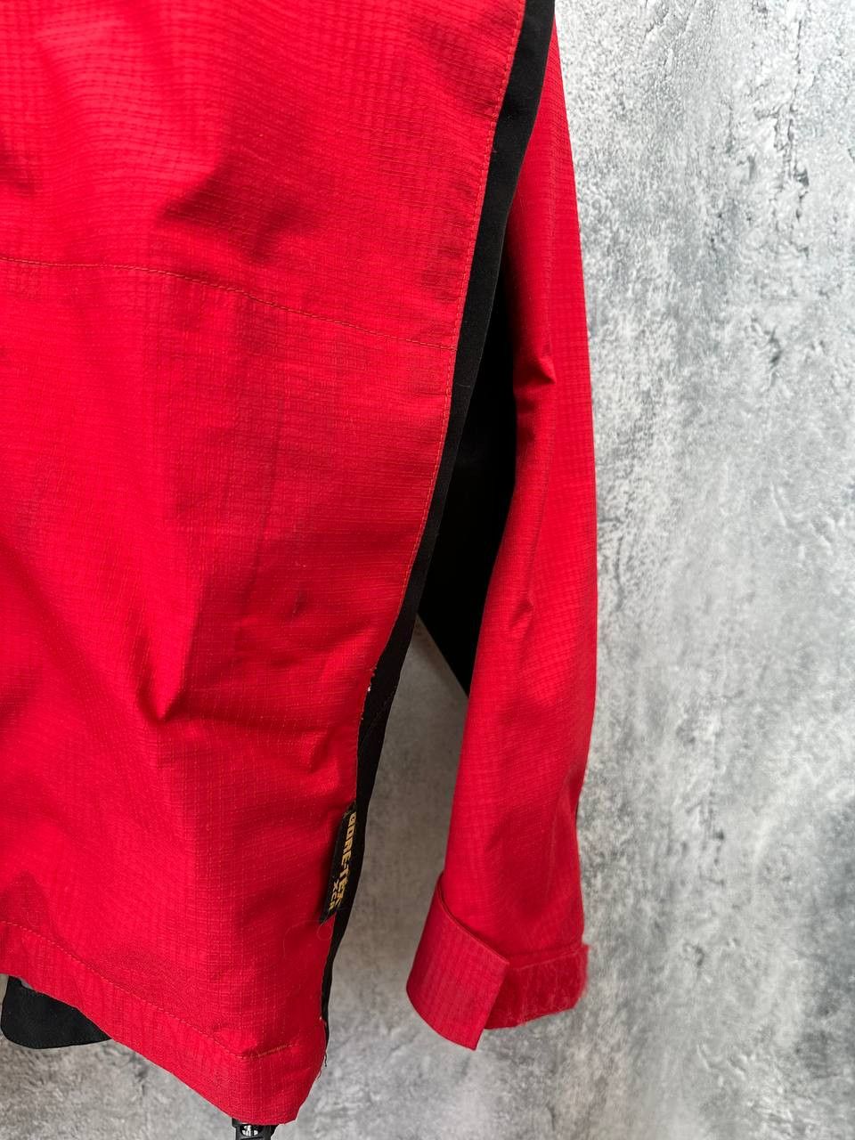 Berghaus Berghaus Gore-Tex XCR Extrem Windbreaker Black/Red Jacket Size US L / EU 52-54 / 3 - 9 Thumbnail