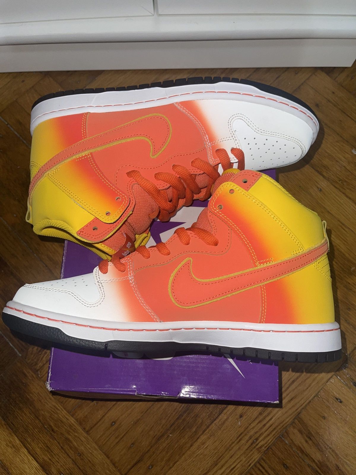 Nike SB Nike SB Dunk High x Sweet Tooth Candy Corn Size US 9 / EU 42 - 4 Thumbnail