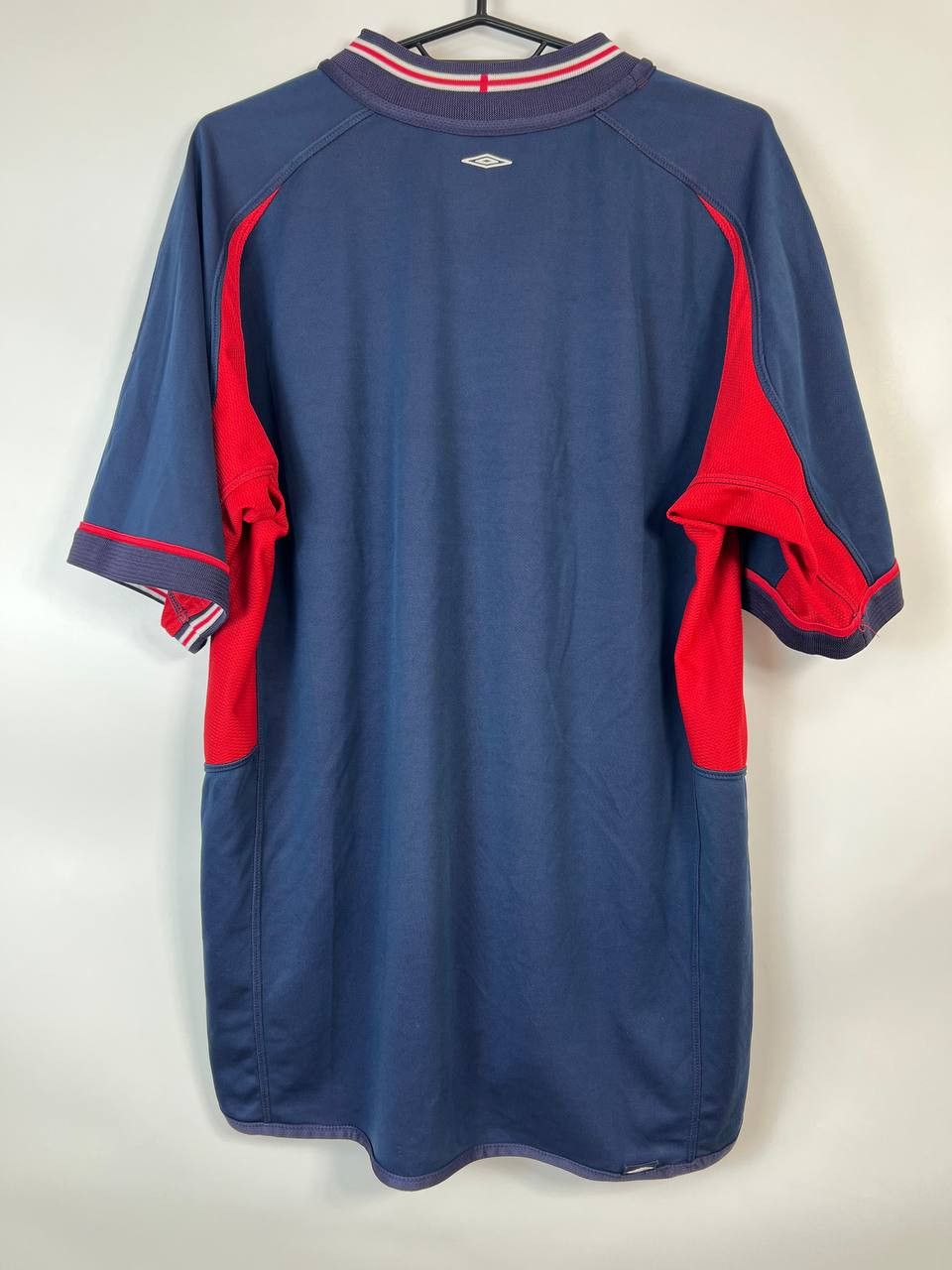 Umbro Umbro England 2002 Away Football Shirt Reversible Sz L Size US L / EU 52-54 / 3 - 8 Thumbnail