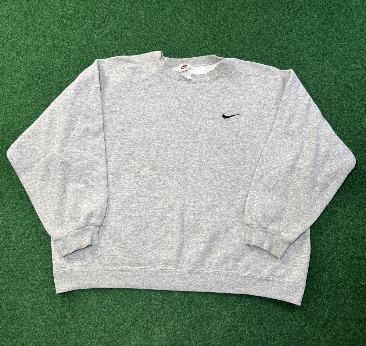 Nike Vintage 90s Nike White Tag Boxy Gray Mini Swoosh Sweatshirt Size US L / EU 52-54 / 3 - 1 Thumbnail