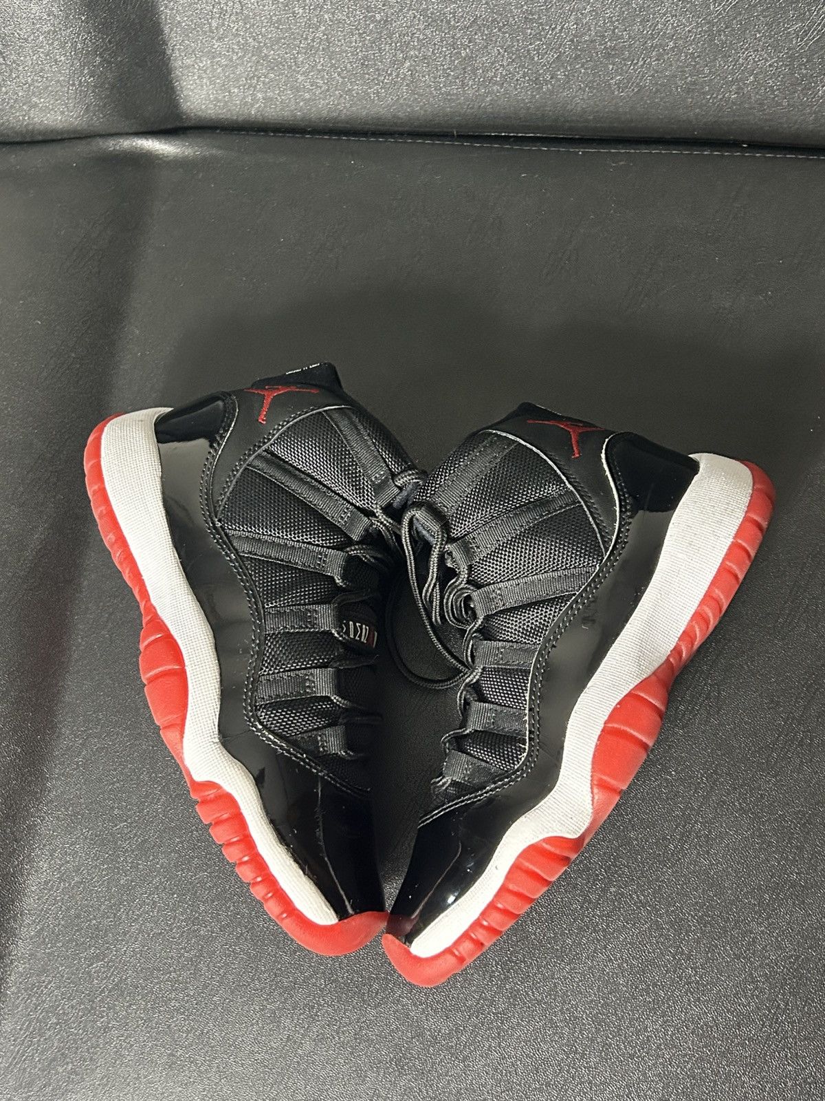 Nike Nike Air Jordan 11 Retro Bred 2019 (GS) Size 4Y 378038-061 Size US 4 / IT 34 - 4 Thumbnail