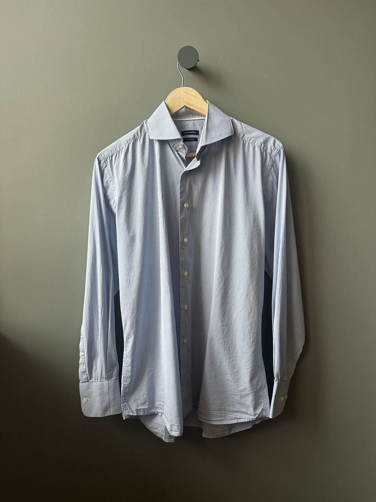 Suitsupply Suitsupply Stripped Dress Shirt Size US M / EU 48-50 / 2 - 1 Thumbnail