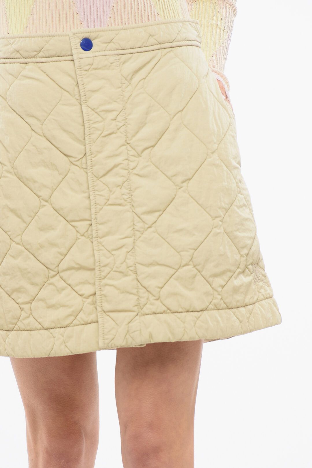 Burberry og1mm1225 Quilted Mini Skirt in Beige Size 27" / US 4 / IT 40 - 3 Thumbnail