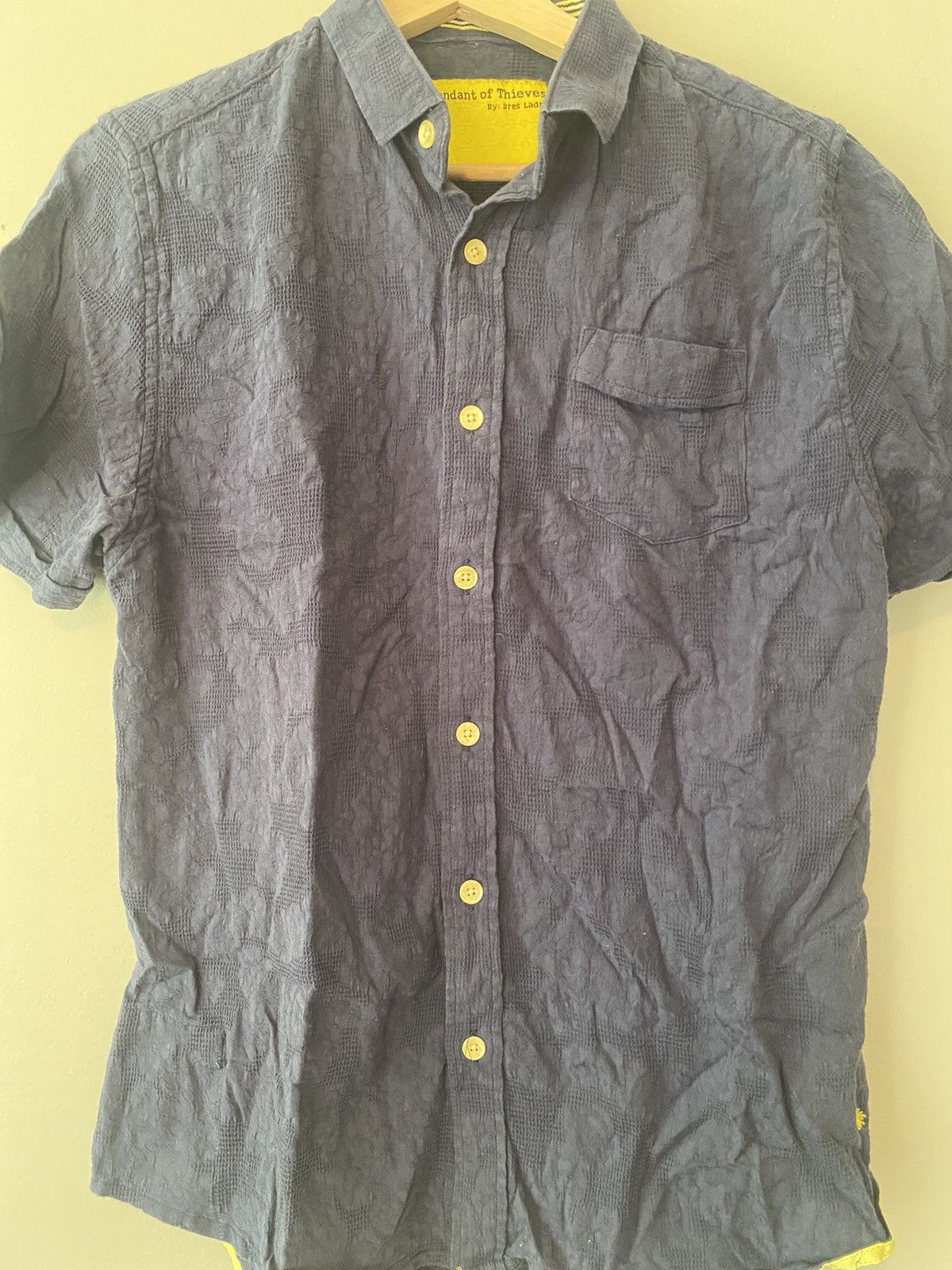 Descendant of Thieves Descendant of Thieves Short Sleeve Blue Button Up Size US S / EU 44-46 / 1 - 3 Thumbnail