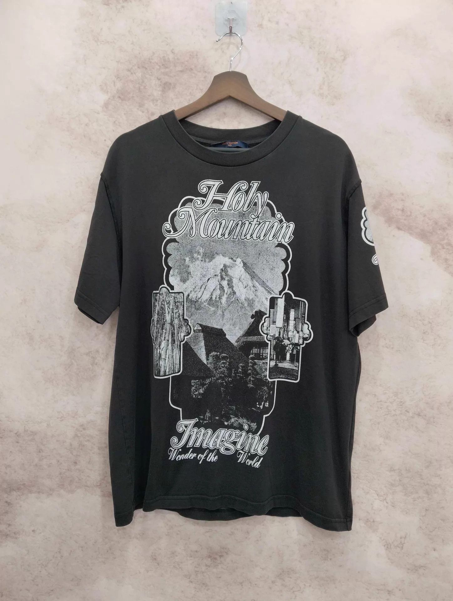 Louis Vuitton LV Snow Mountain Print Short-Sleeve T-Shirt XL Size US XL / EU 56 / 4 - 1 Thumbnail