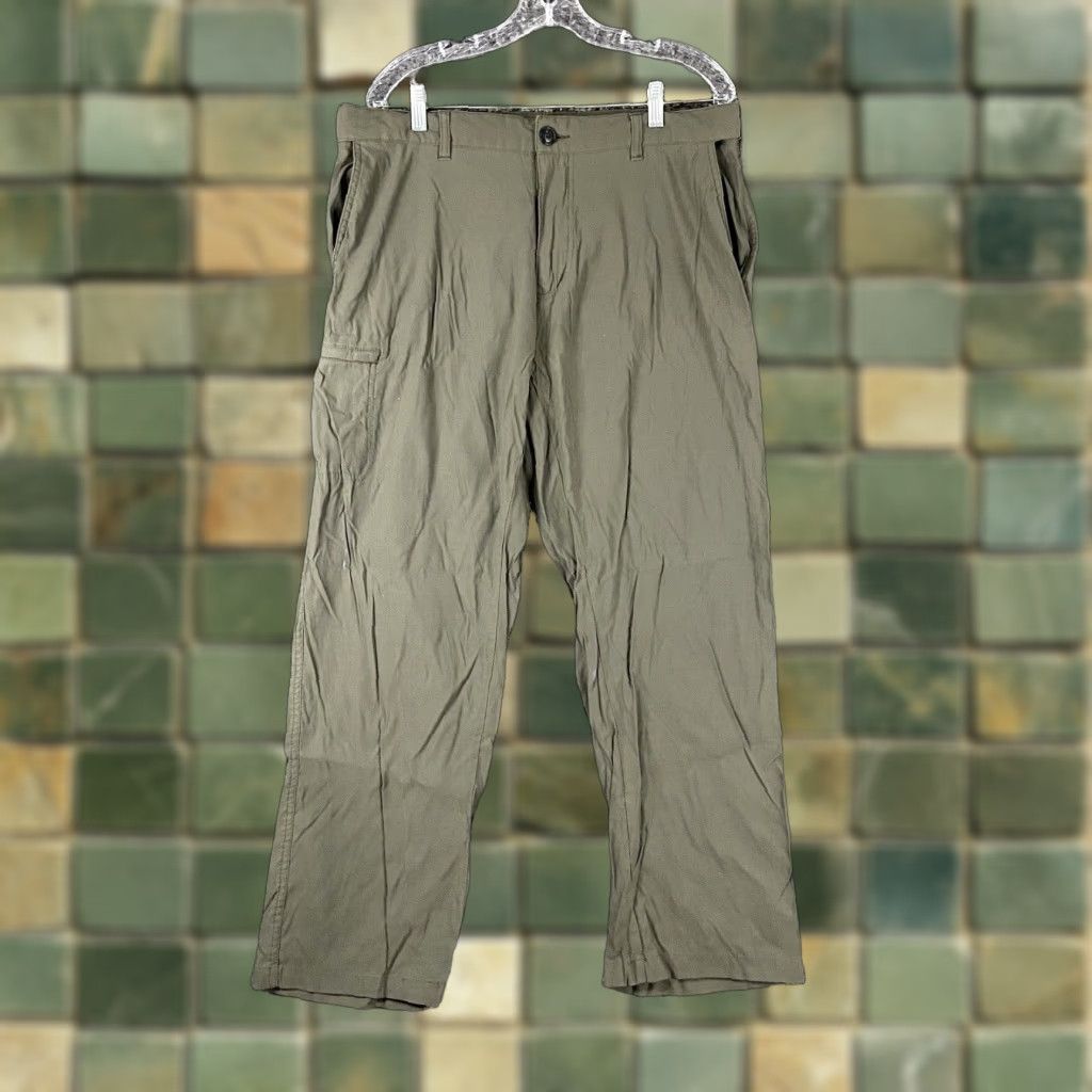 Vintage UB Tech Classic Fit Pants Men 36x29 Green Chino Regular Inseam 29 Men's Clothing Size US 36 / EU 52 - 1 Thumbnail