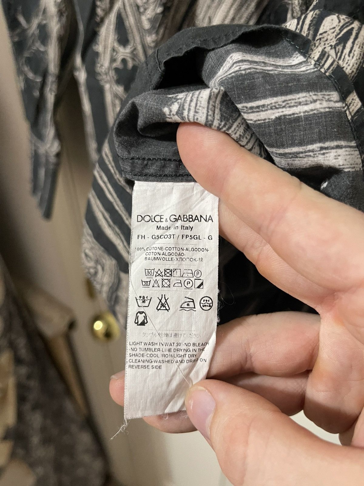 Dolce & Gabbana Dolce & Gabbana Gold All Over Print Cathedral Button Up Size US M / EU 48-50 / 2 - 5 Thumbnail