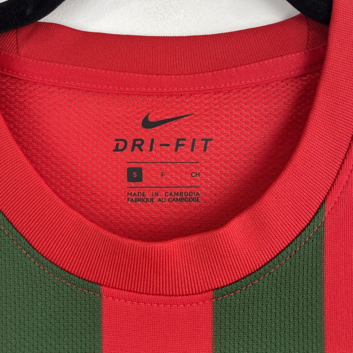 Nike FC Augsburg Home Nike Men’s Jersey Shirt 2021/2022 size S Size US S / EU 44-46 / 1 - 3 Thumbnail