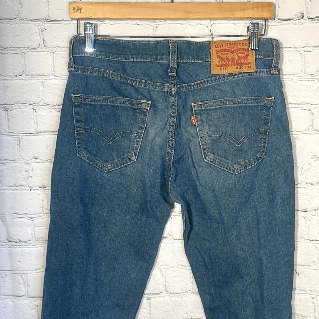 Levi's Levi's Mens 511 Jeans Slim Fit W30 L34 Blue 34 Inseam Mens Straight Denim Jeans Regular Size 30 Blue Levi's Mens 511 Jeans Slim Fit W30 L34 Size US 30 / EU 46 - 7 Thumbnail