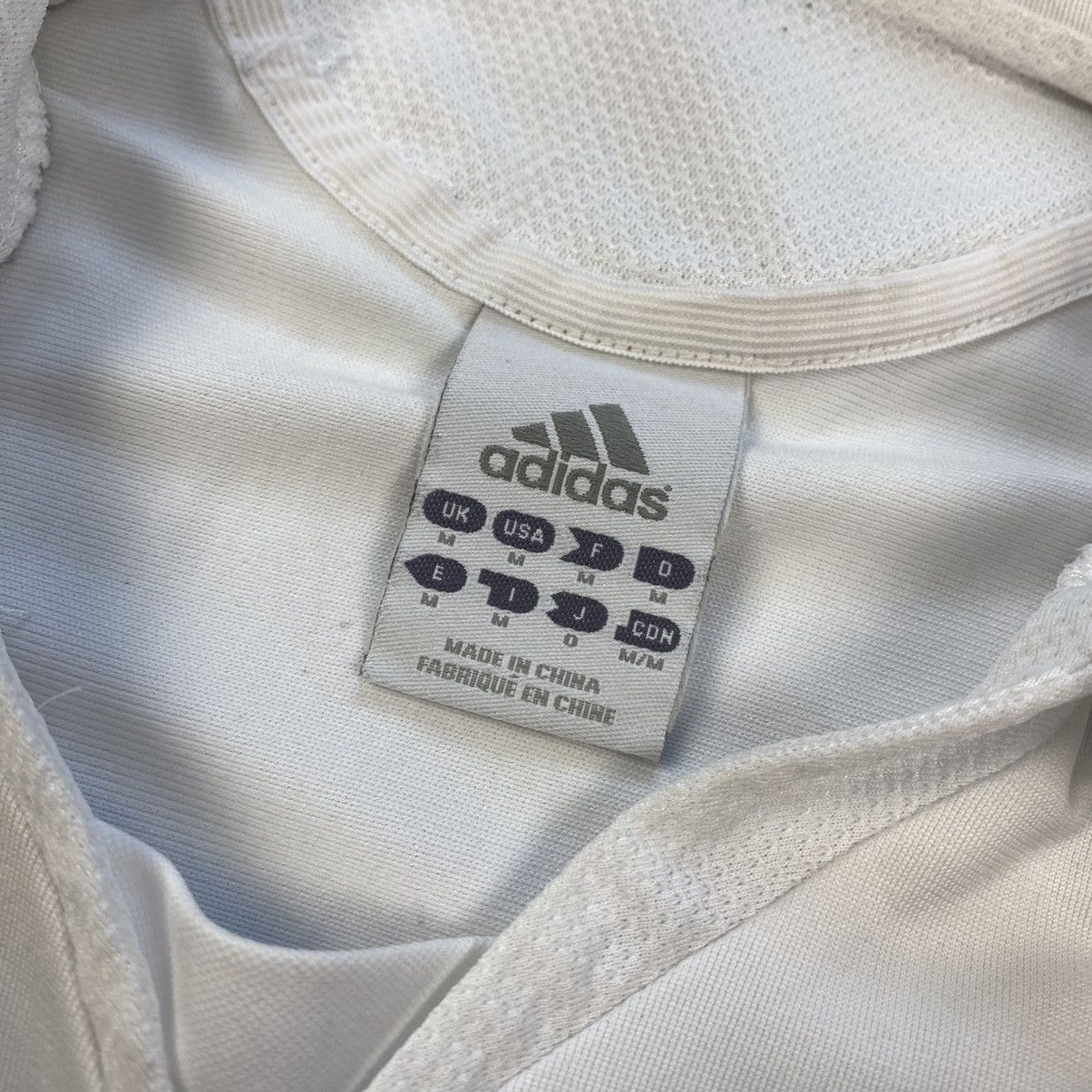 Vintage Real Madrid x Adidas “Robinho” Vintage 2005 Jersey Size US M / EU 48-50 / 2 - 7 Thumbnail