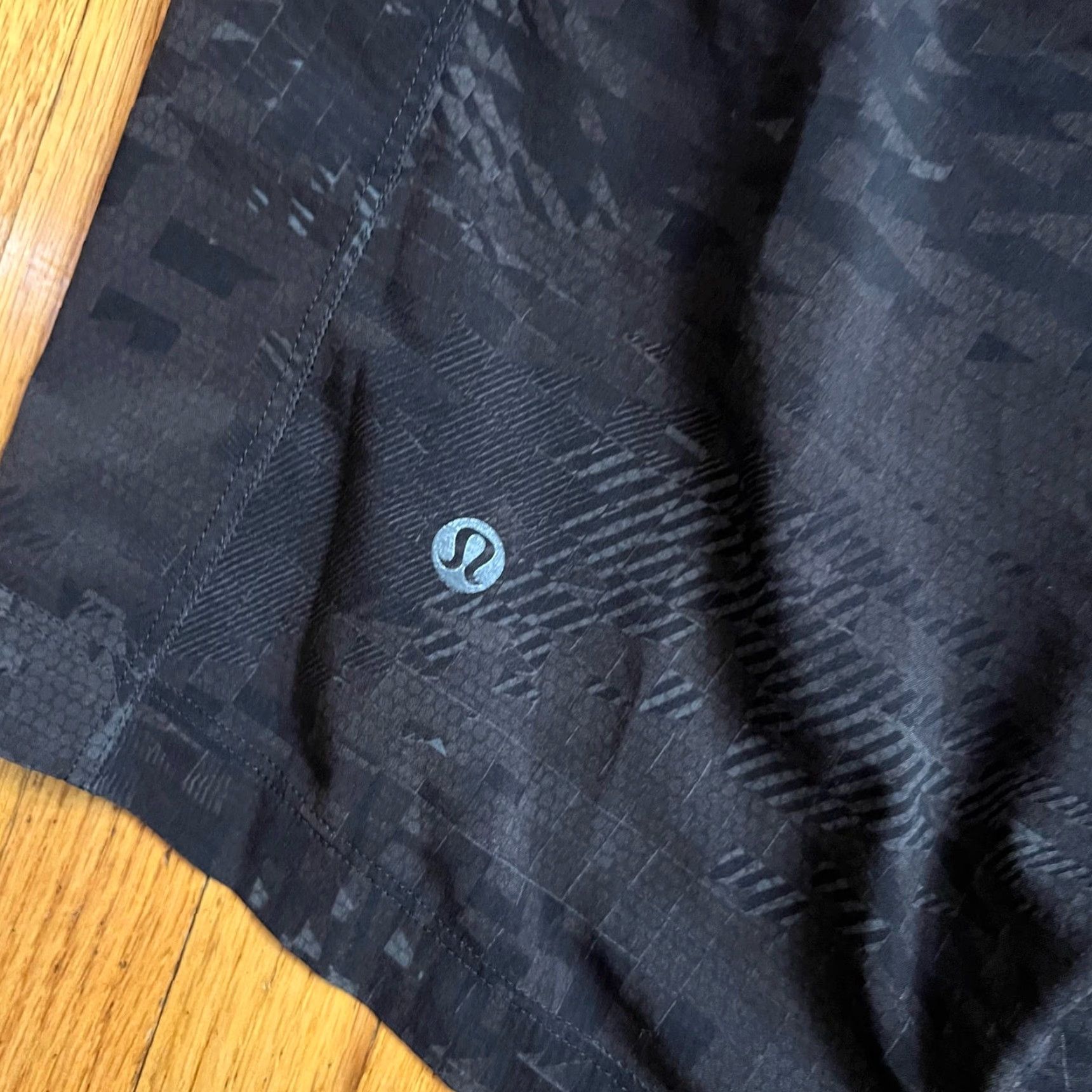 Lululemon Lululemon T.H.E. Short Mens S Camo Running Gym Workout m7y05s Black Size US 29 - 3 Thumbnail