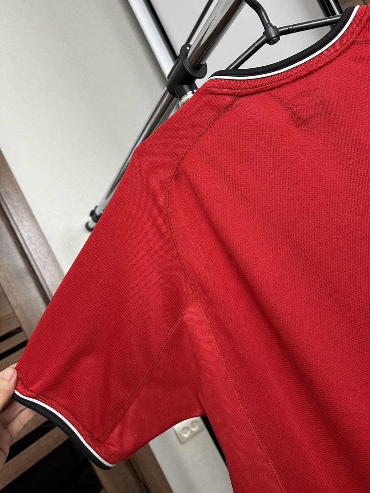 Umbro 2000/2001 Umbro Manchester United Vintage Soccer Jersey Tee Size US XL / EU 56 / 4 - 15 Thumbnail