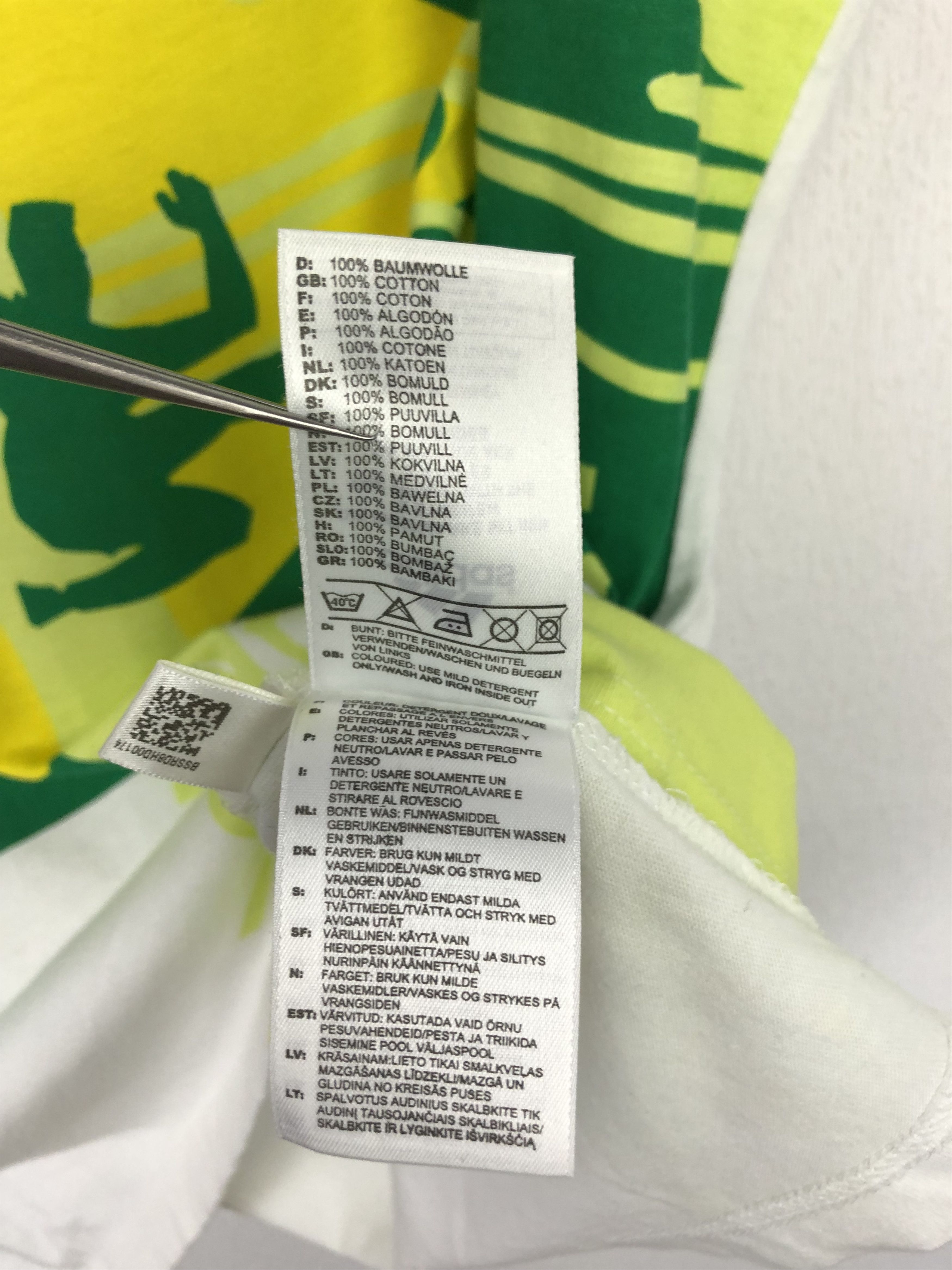 Adidas Vintage World Cup Brazil #22 Kaka Football Vest Tee Hype Size US XL / EU 56 / 4 - 12 Thumbnail