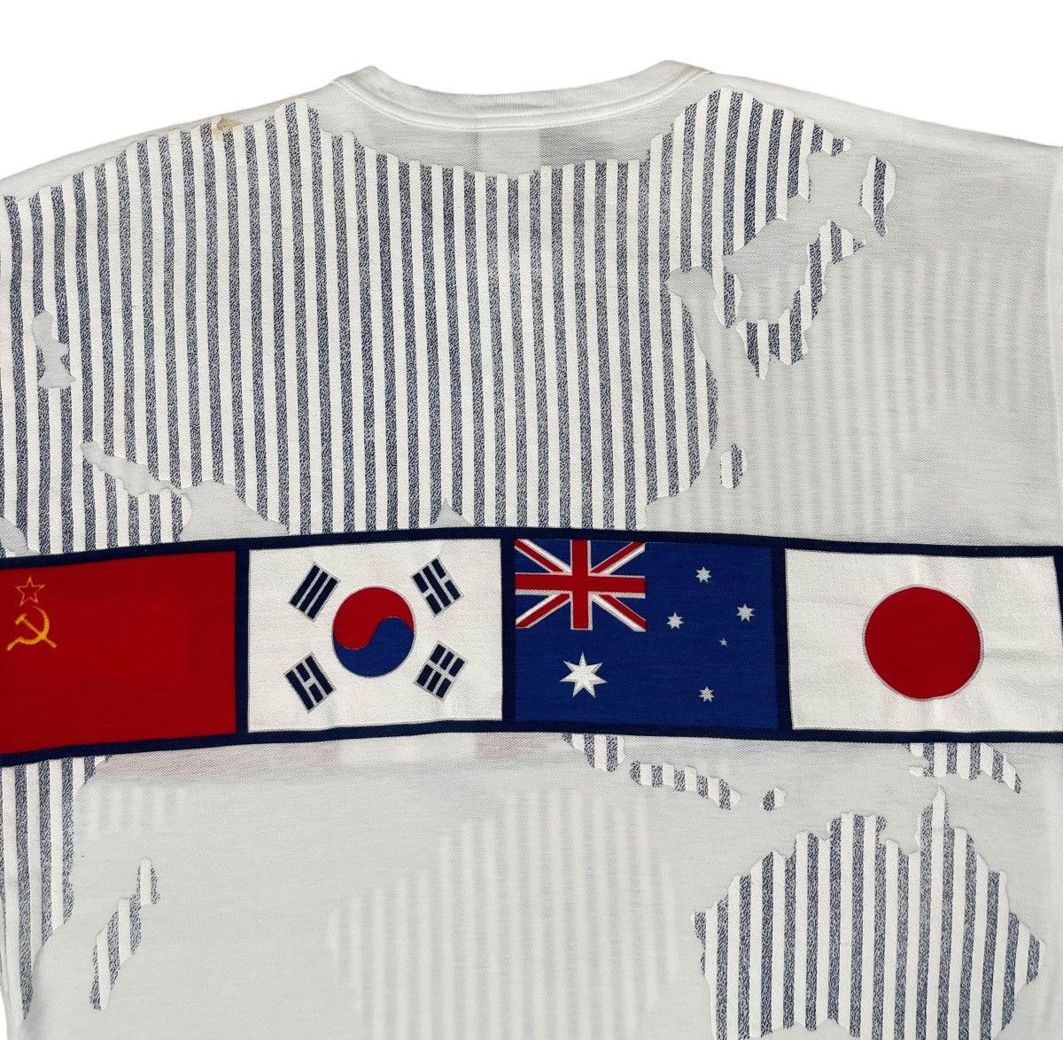 Vintage 90s VINTAGE FLAGS Tee Size US L / EU 52-54 / 3 - 5 Thumbnail