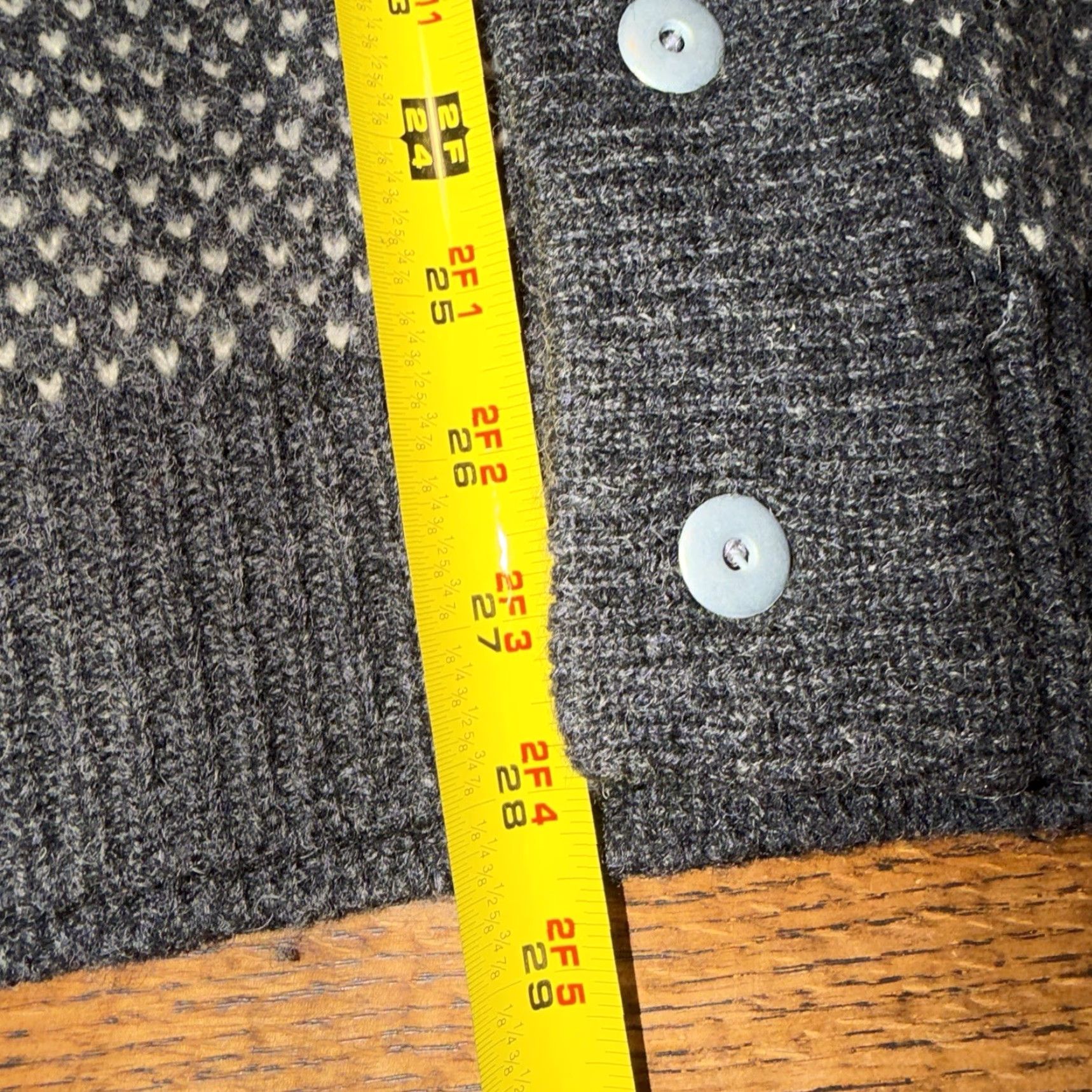 Eddie Bauer VINTAGE Eddie Bauer Sweater Cardigan Men LRG Gray Cream Wool Pocket Buttons Geometric Wool Knit V-Neck Size US L / EU 52-54 / 3 - 5 Thumbnail