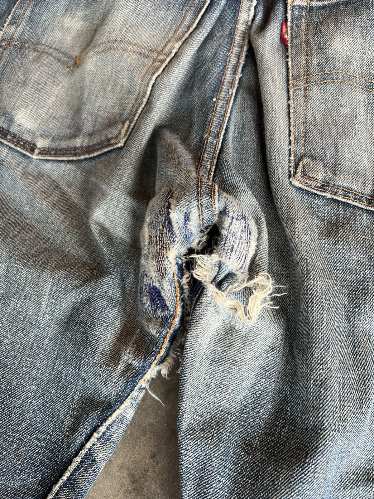 Levi's Vintage Distressed Levi’s 501 E LVC Selvedge Denim Jean Size US 32 / EU 48 - 18 Thumbnail