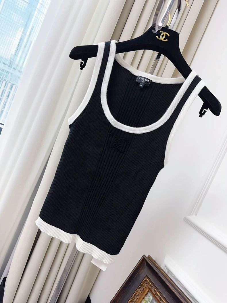 Chanel Chanel 25C hollow logo black knitted vest Size XS / US 0-2 / IT 36-38 - 1 Thumbnail