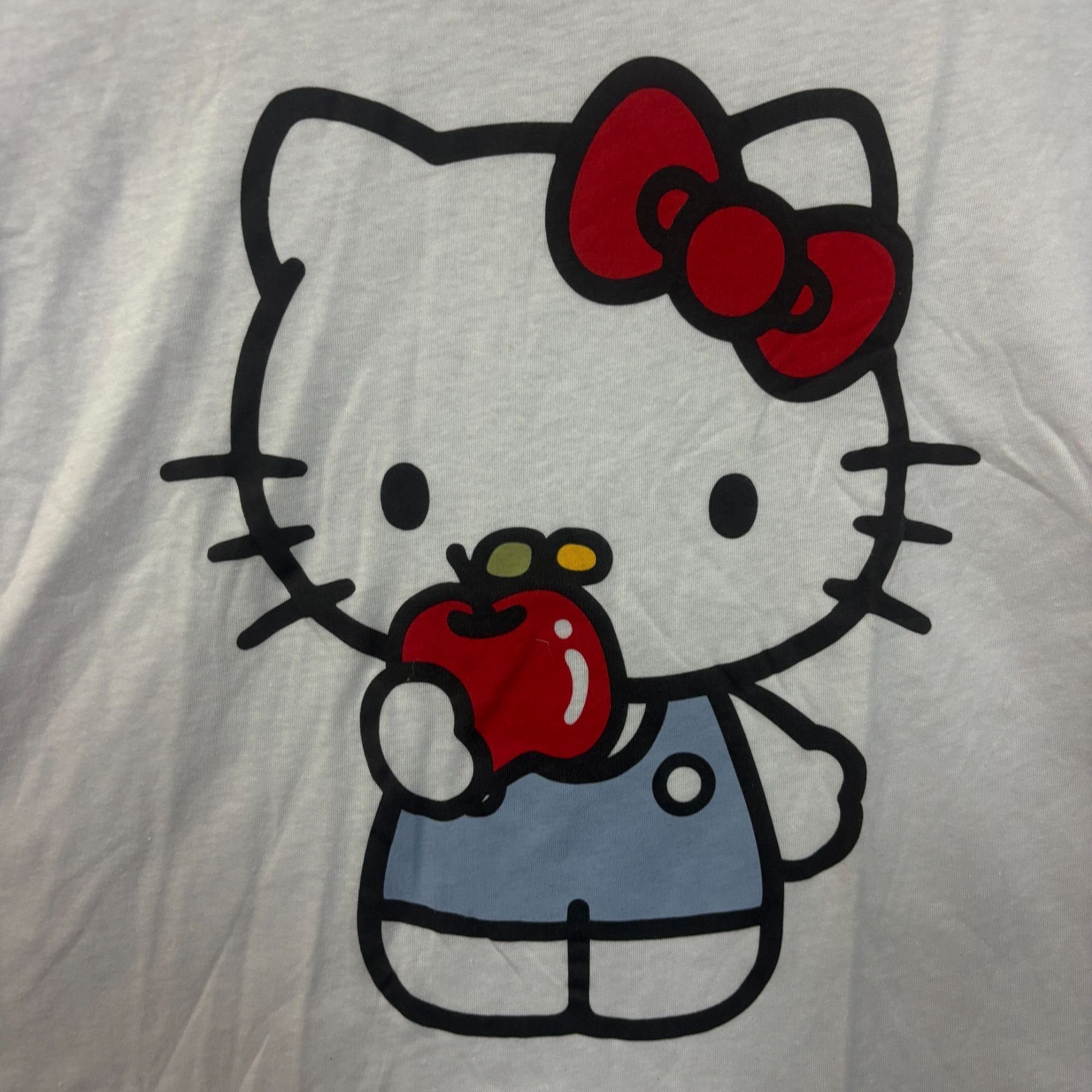 Disney Hello Kitty Apple crop top size medium Size US M / EU 48-50 / 2 - 2 Thumbnail