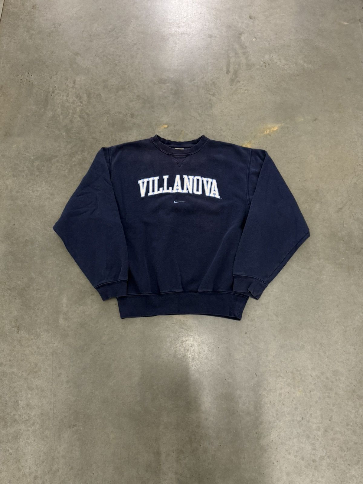 Nike Nike Villanova Navy Center Swoosh Sweatshirt 2000s NCAA Y2K Size US M / EU 48-50 / 2 - 5 Thumbnail