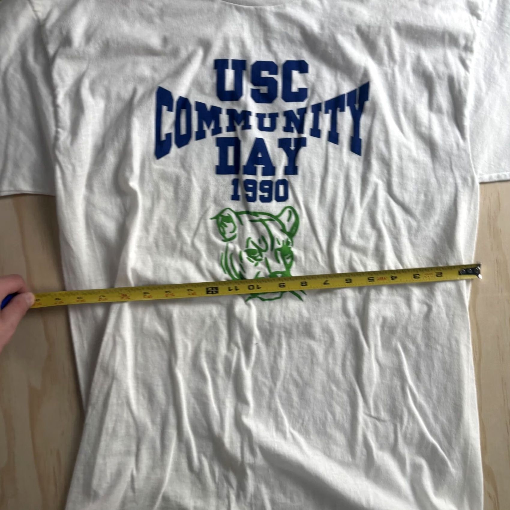 Vintage VINTAGE USC Community Day 1990 Shirt Mens Medium White College Graphic T-Shirt Size US M / EU 48-50 / 2 - 3 Thumbnail