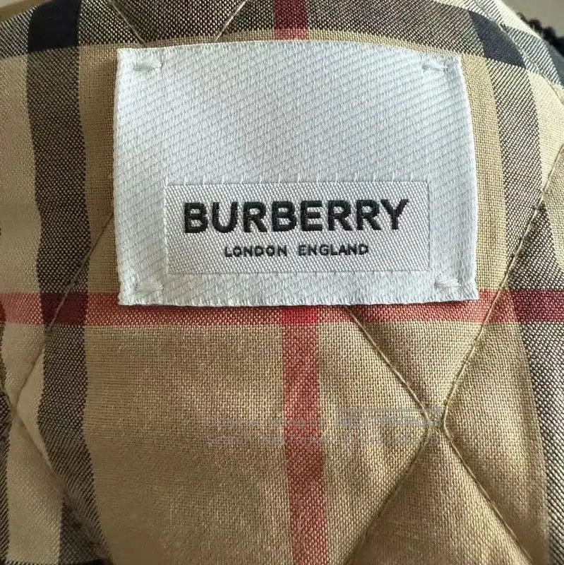 Burberry Burberry Khaki Quilted Women's Jacket. Size XS / US 0-2 / IT 36-38 - 4 Thumbnail