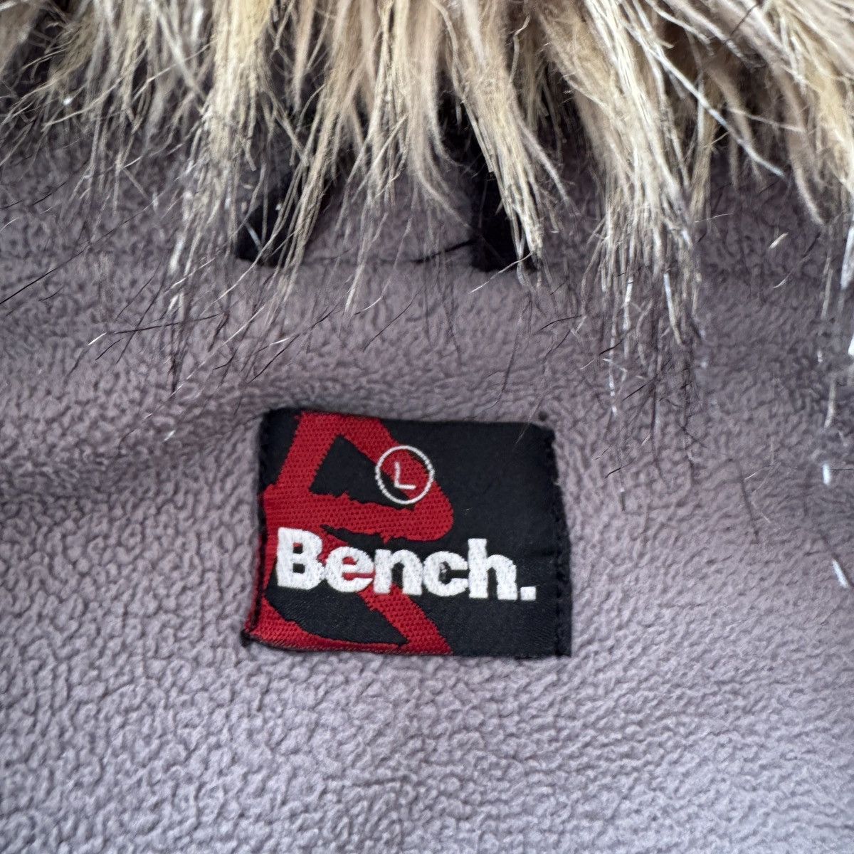 Bench Bench Y2K Vintage Gorpcore Faux Fur Winter Bomber Jacket Size L / US 10 / IT 46 - 10 Thumbnail