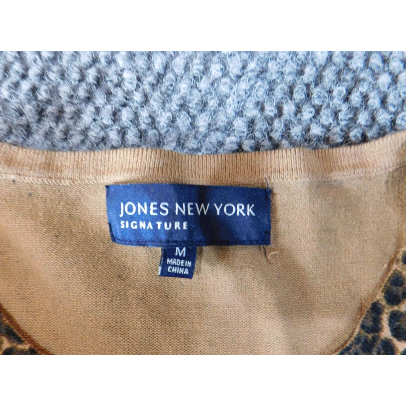 Jones New York Jones New York Blouse Shirt Womens M Brown Animal Print V-Neck Pullover Casual Stretch Size M / US 6-8 / IT 42-44 - 4 Thumbnail